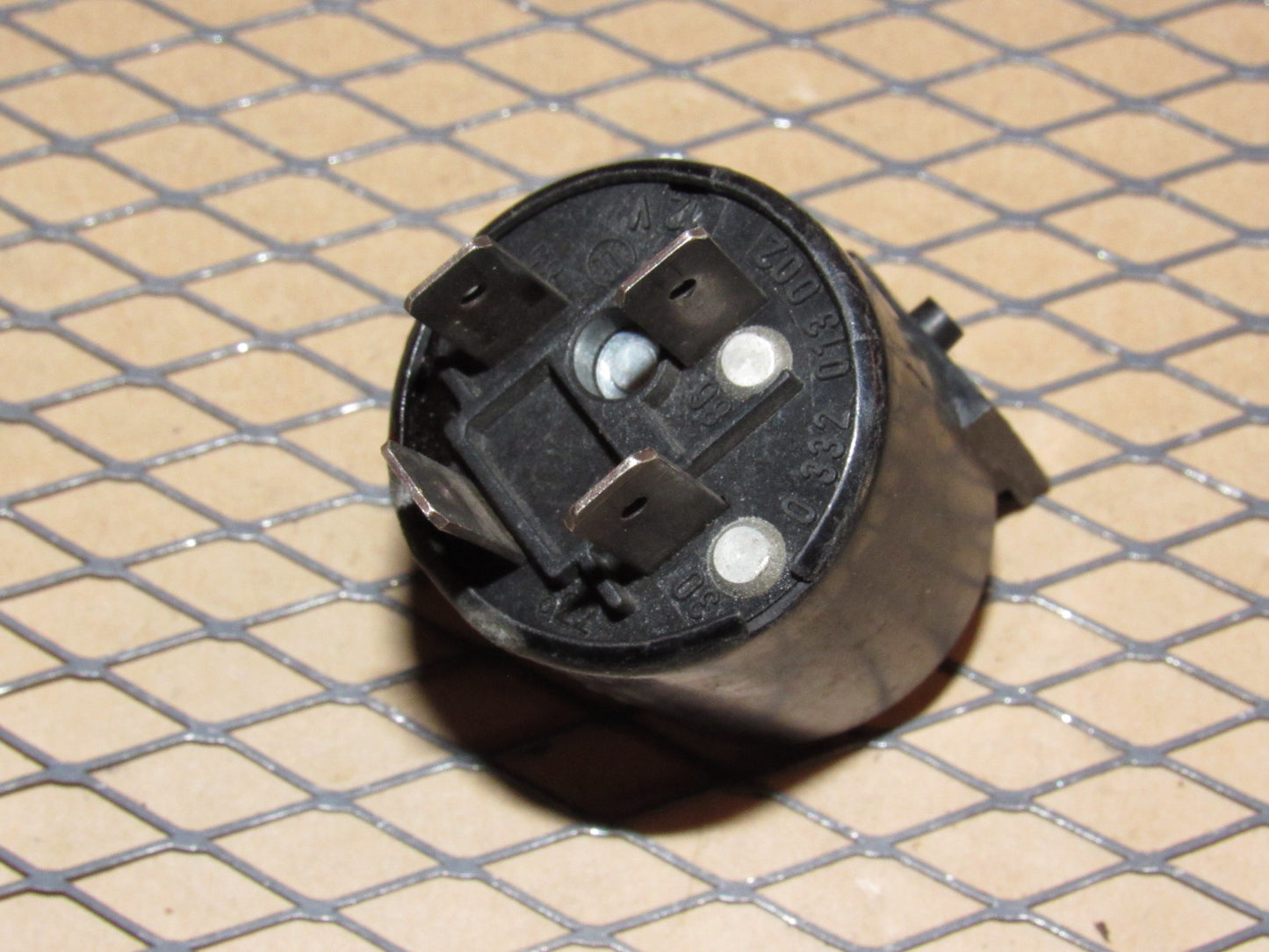 77-95 Mercedes Benz T1 Van OEM Relay 0 332 013 002