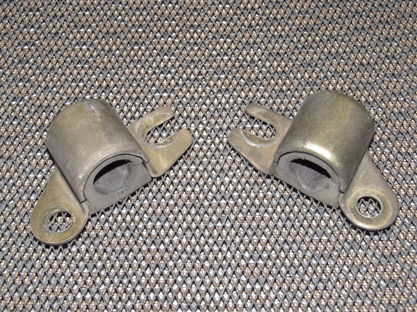 79 80 Datsun 280zx OEM Front Stabilizer Bar Mount & Bracket