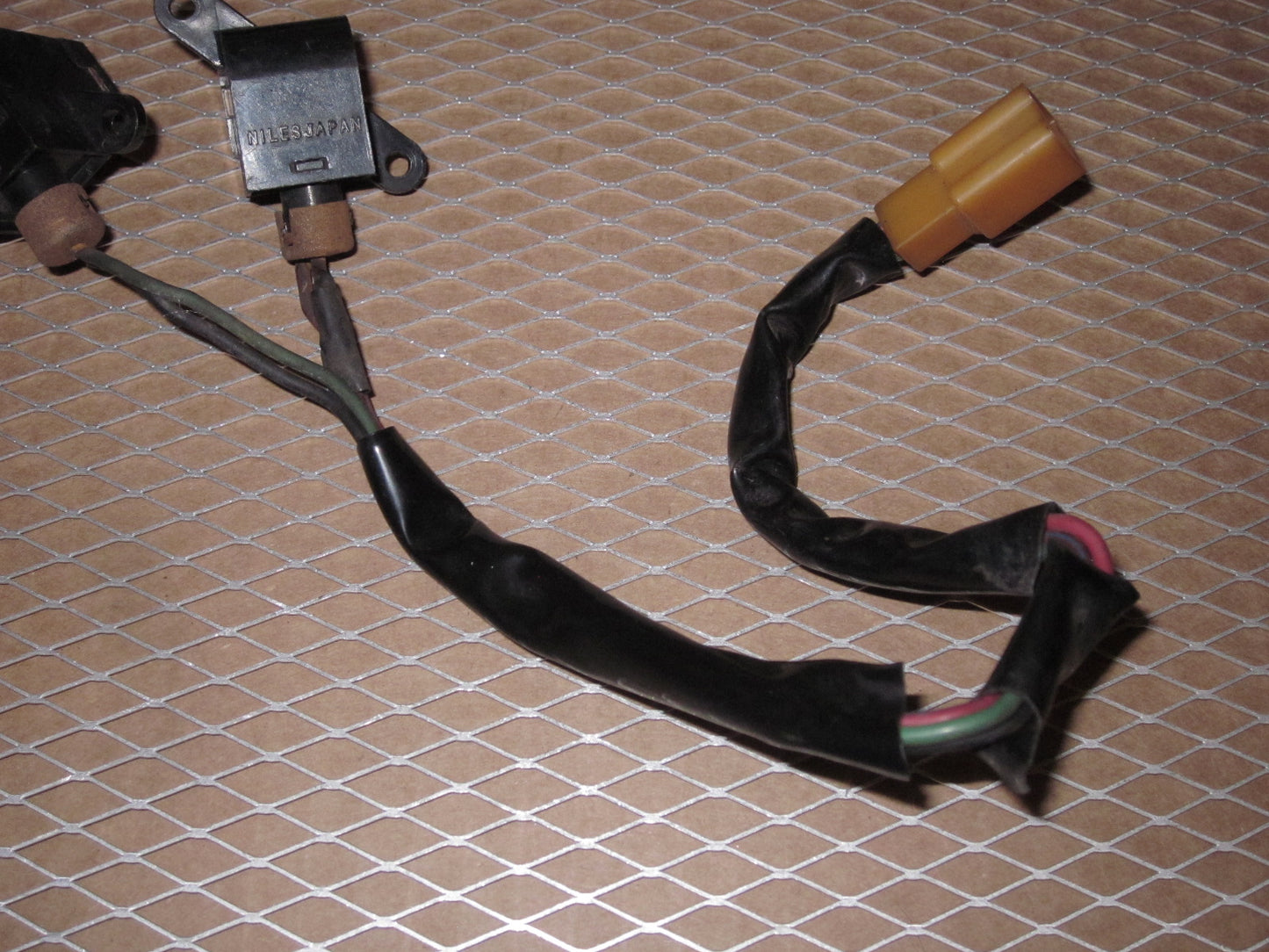 72 73 Datsun 240z OEM Fasten Seat Belts & Choke Light Bulb Socket