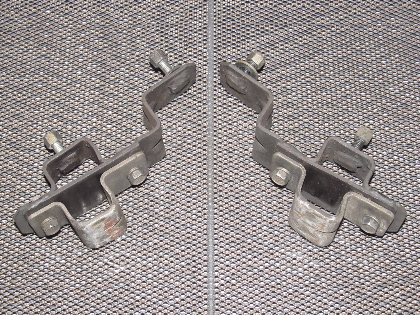 79 80 Datsun 280zx OEM Rear Stabilizer Bar Mounting Bracket