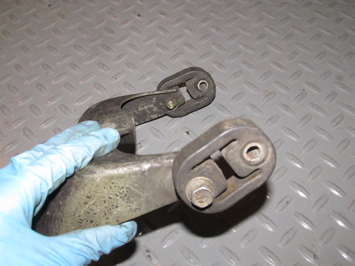 87 88 89 Nissan 300zx OEM Exhaust Pipe Hanger Bracket