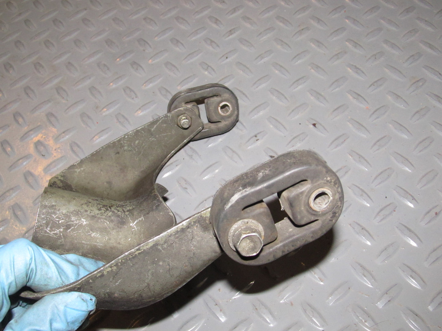 87 88 89 Nissan 300zx OEM Exhaust Pipe Hanger Bracket