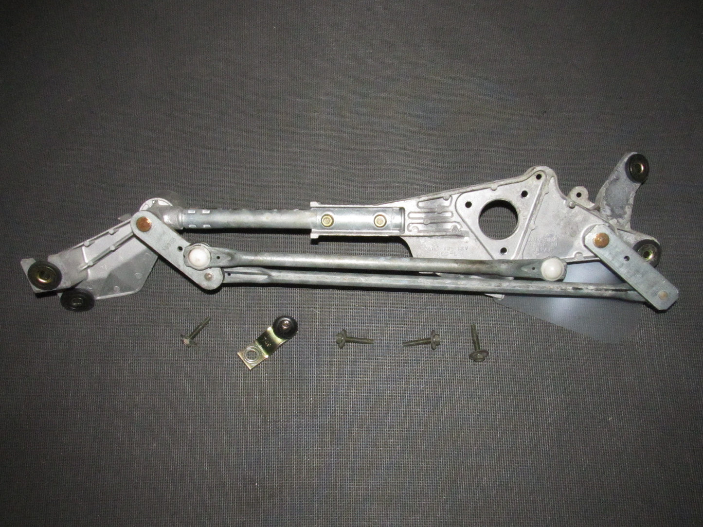 03 04 Infiniti G35 Sedan OEM Wiper Linkage - Front
