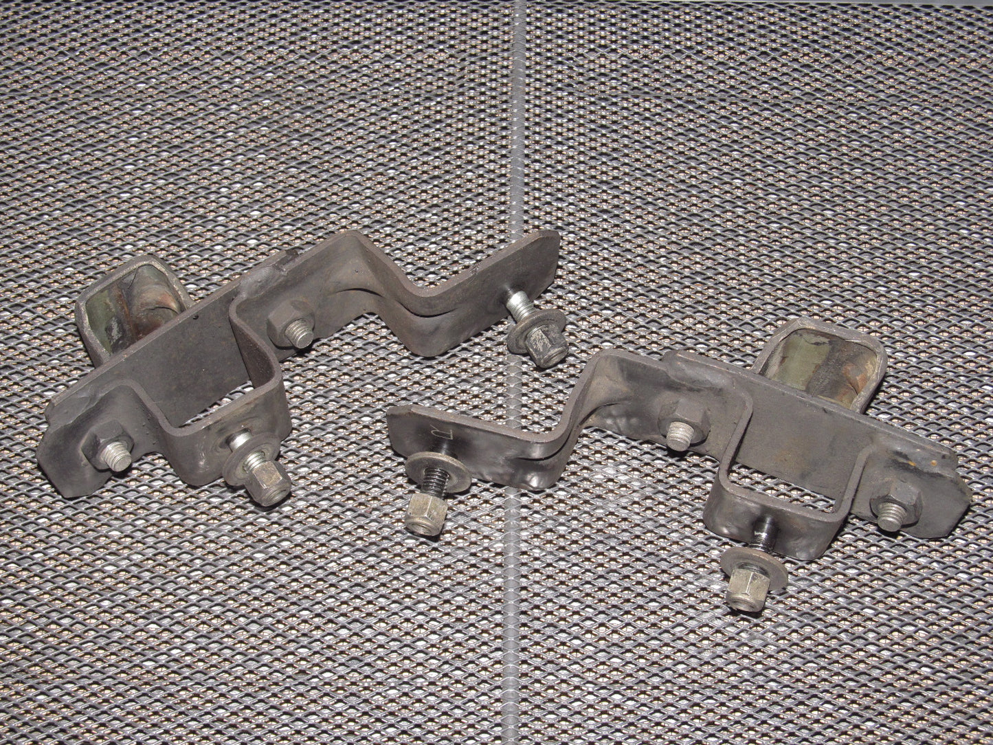 79 80 Datsun 280zx OEM Rear Stabilizer Bar Mounting Bracket