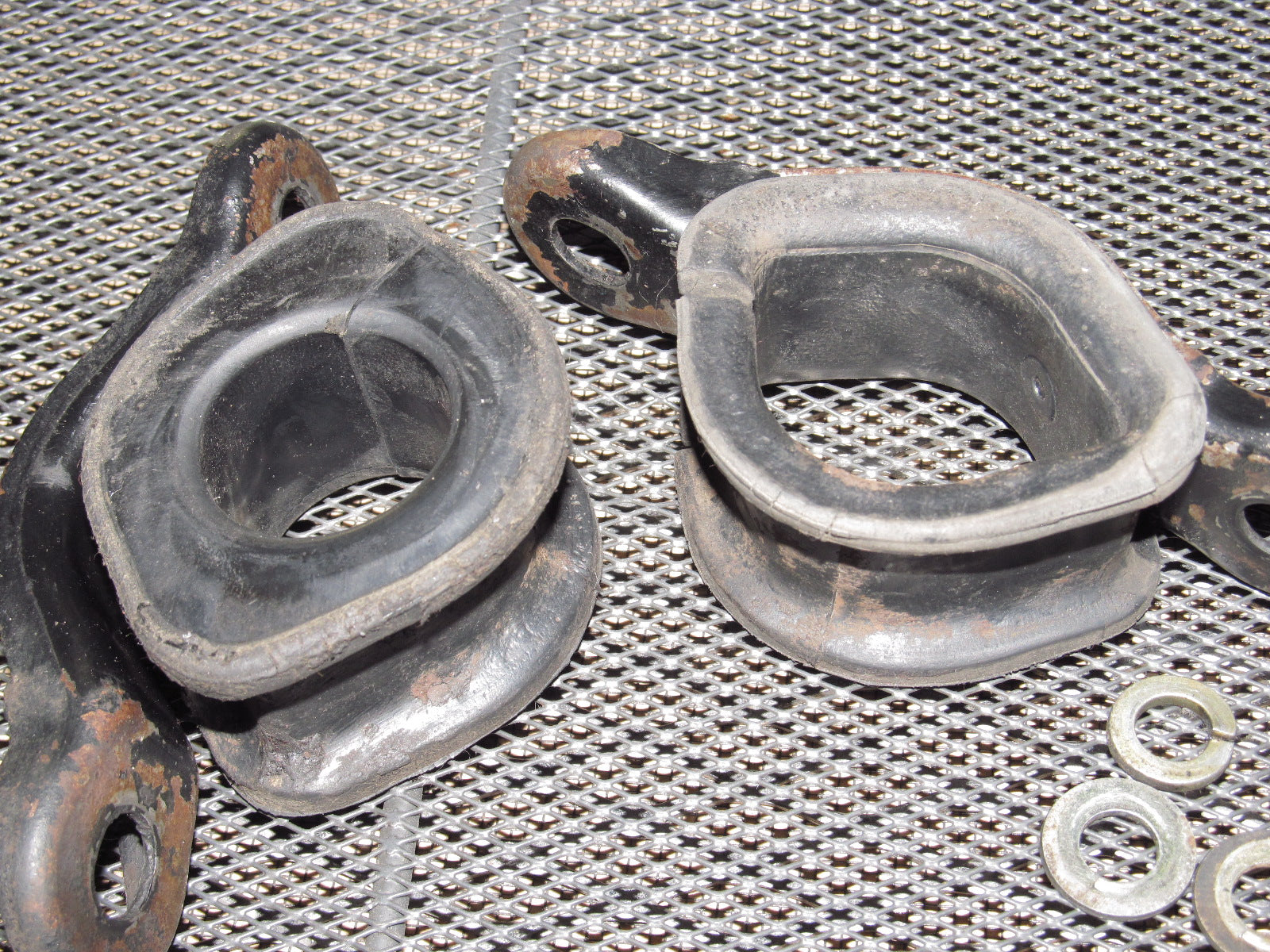 79 80 Datsun 280zx OEM Steering Rack Mount & Bracket – Autopartone.com