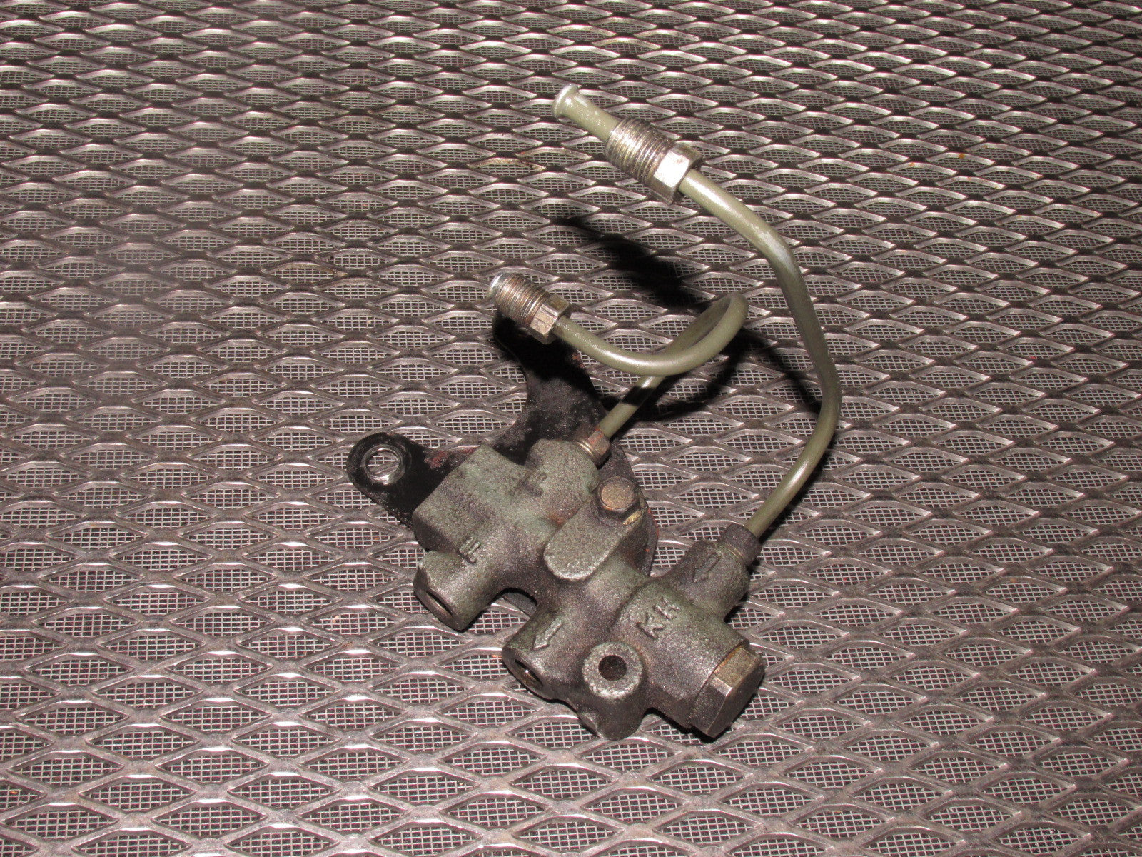84 85 Mazda RX7 OEM Brake Proportional Valve