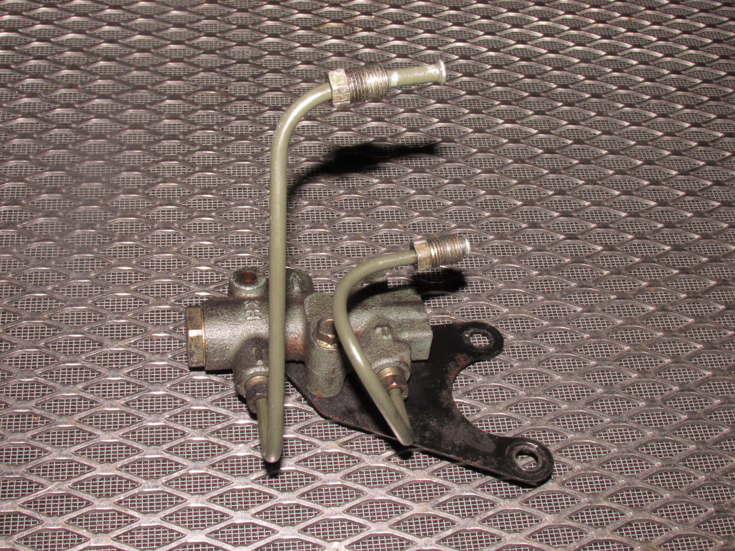 84 85 Mazda RX7 OEM Brake Proportional Valve