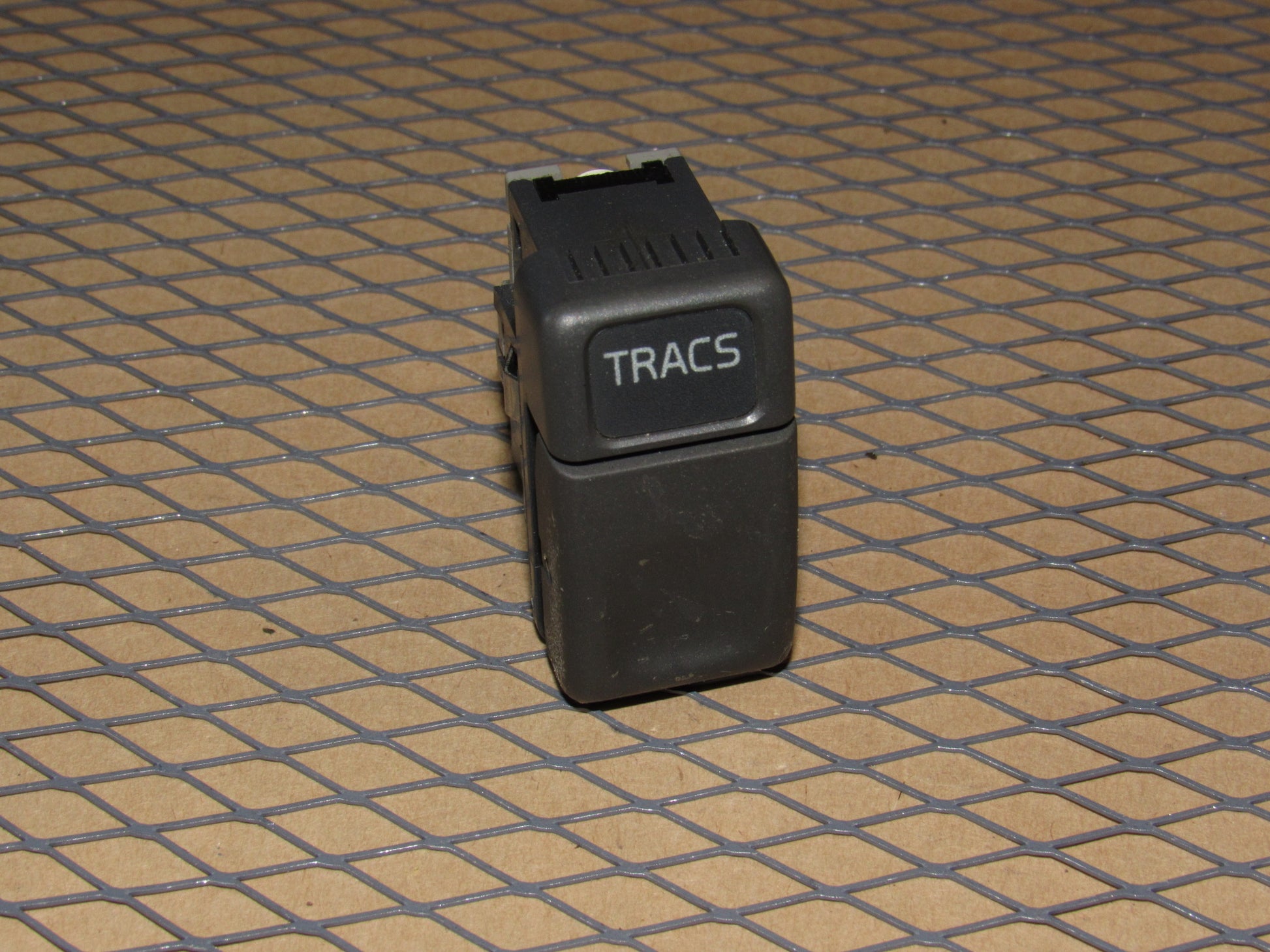 98 99 00 Volvo V70 OEM Traction Tracs Switch