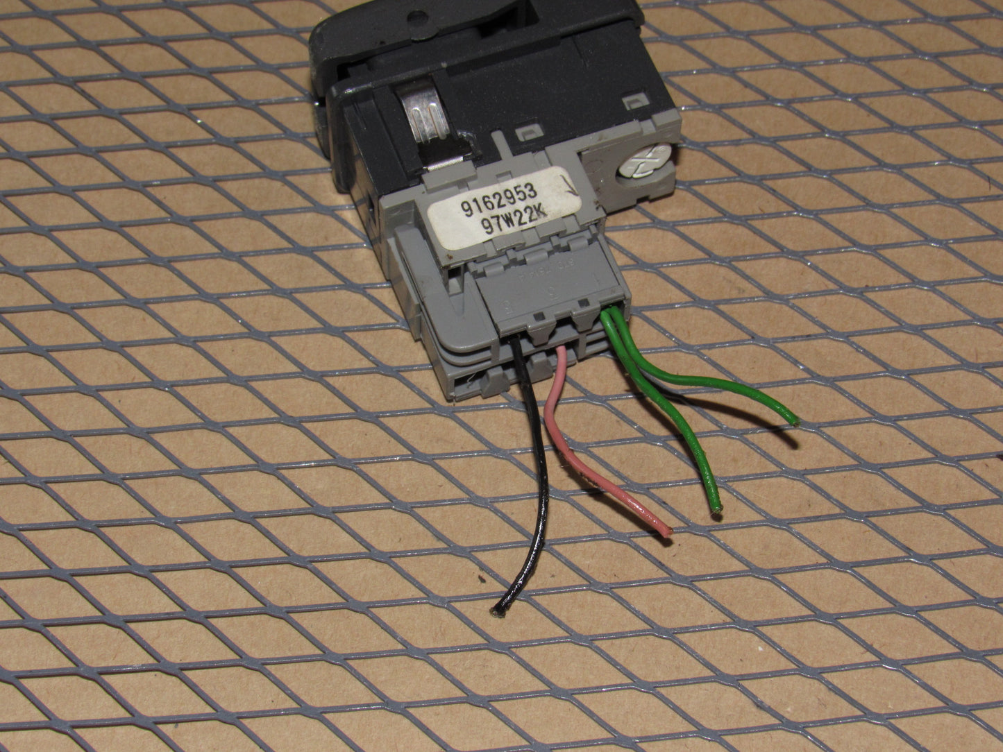 98 99 00 Volvo V70 OEM Traction Tracs Switch Pigtail Harness