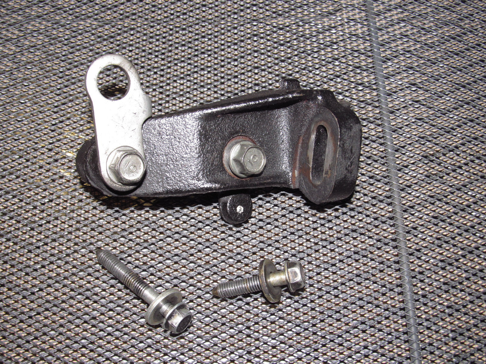 92 93 Acura Integra OEM Power Steering Bracket - B18A1