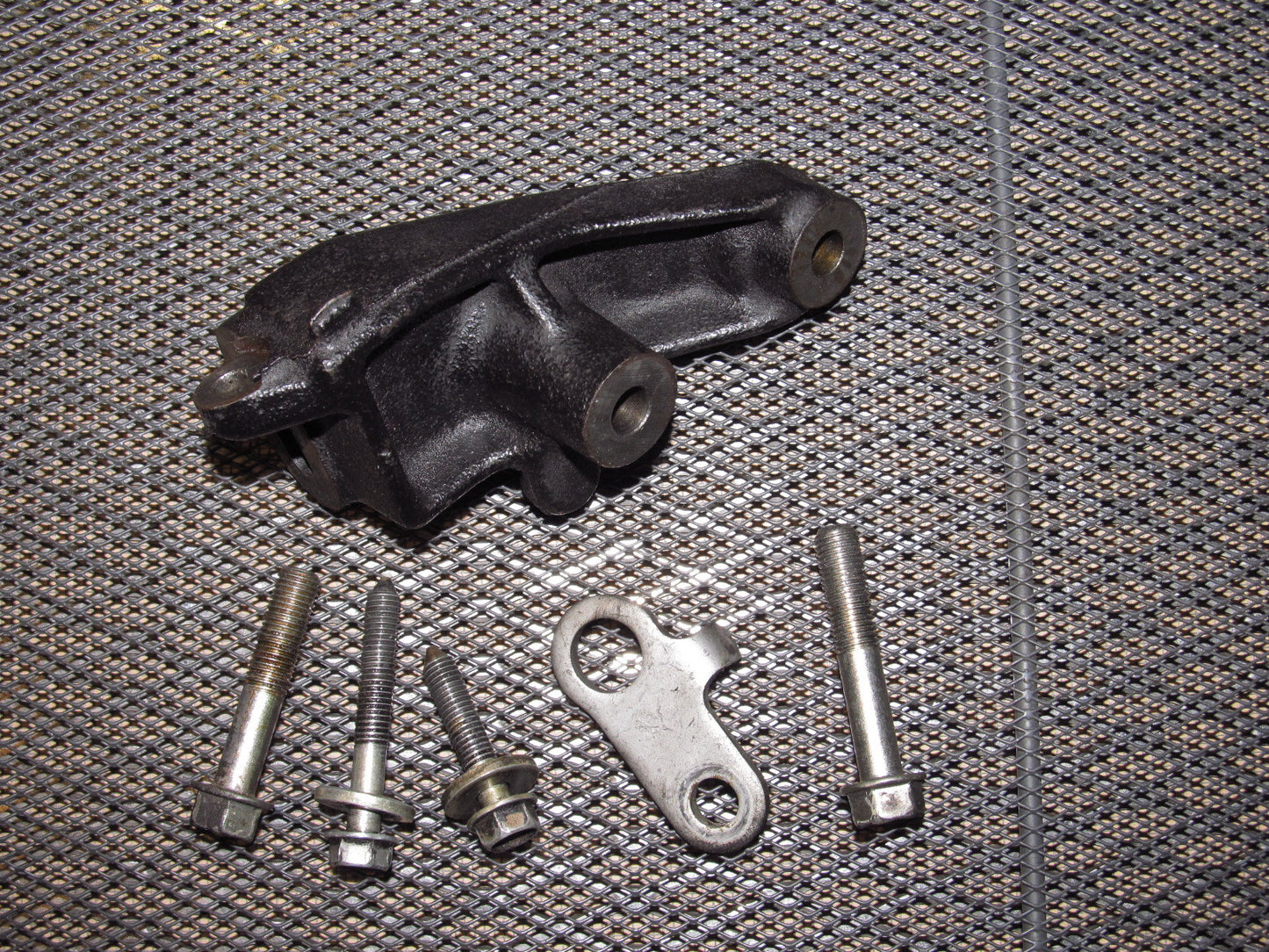 92 93 Acura Integra OEM Power Steering Bracket - B18A1