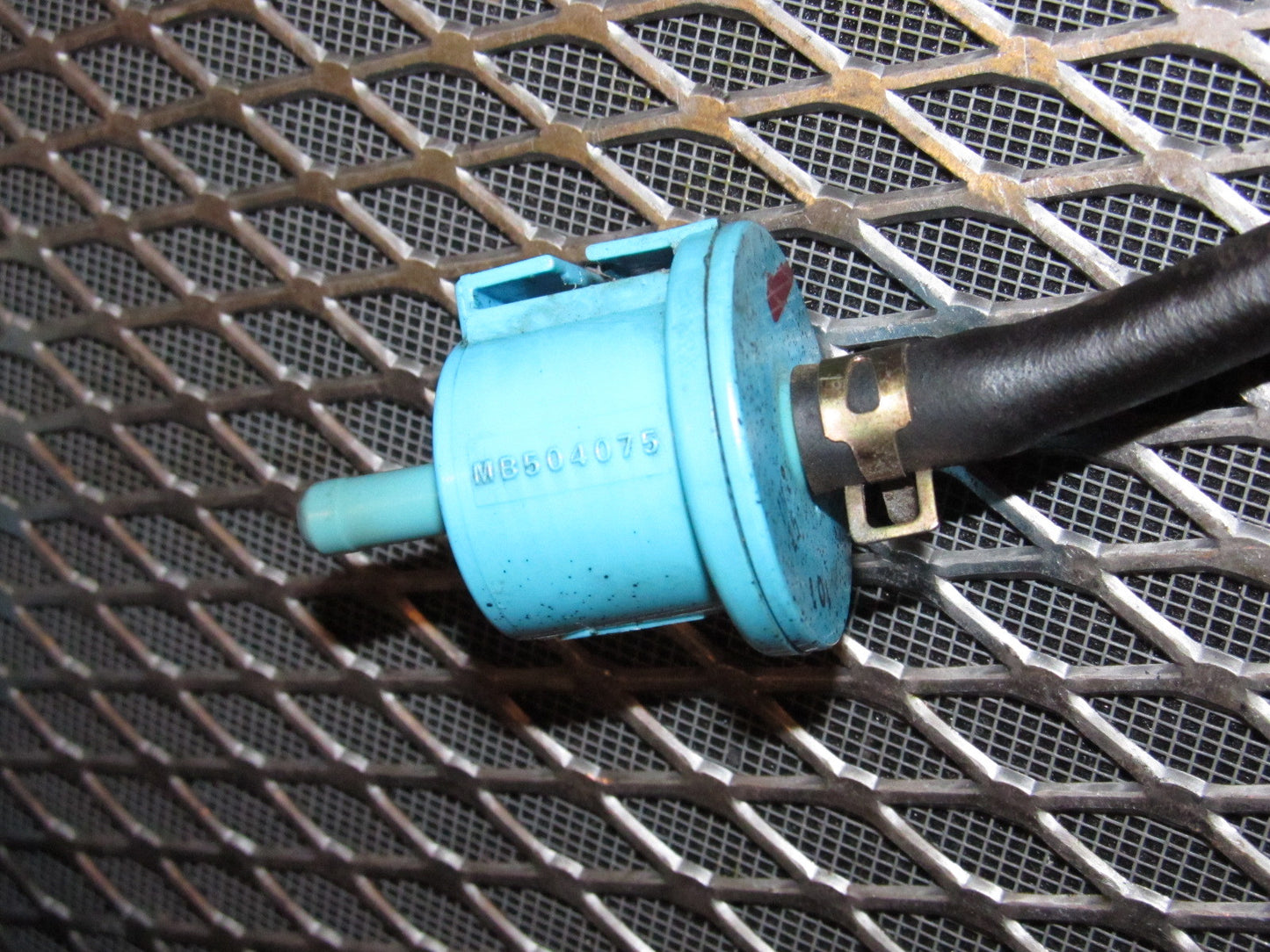 94 95 96 97 Mitsubishi 3000GT Gas Tank Evap Check Valve