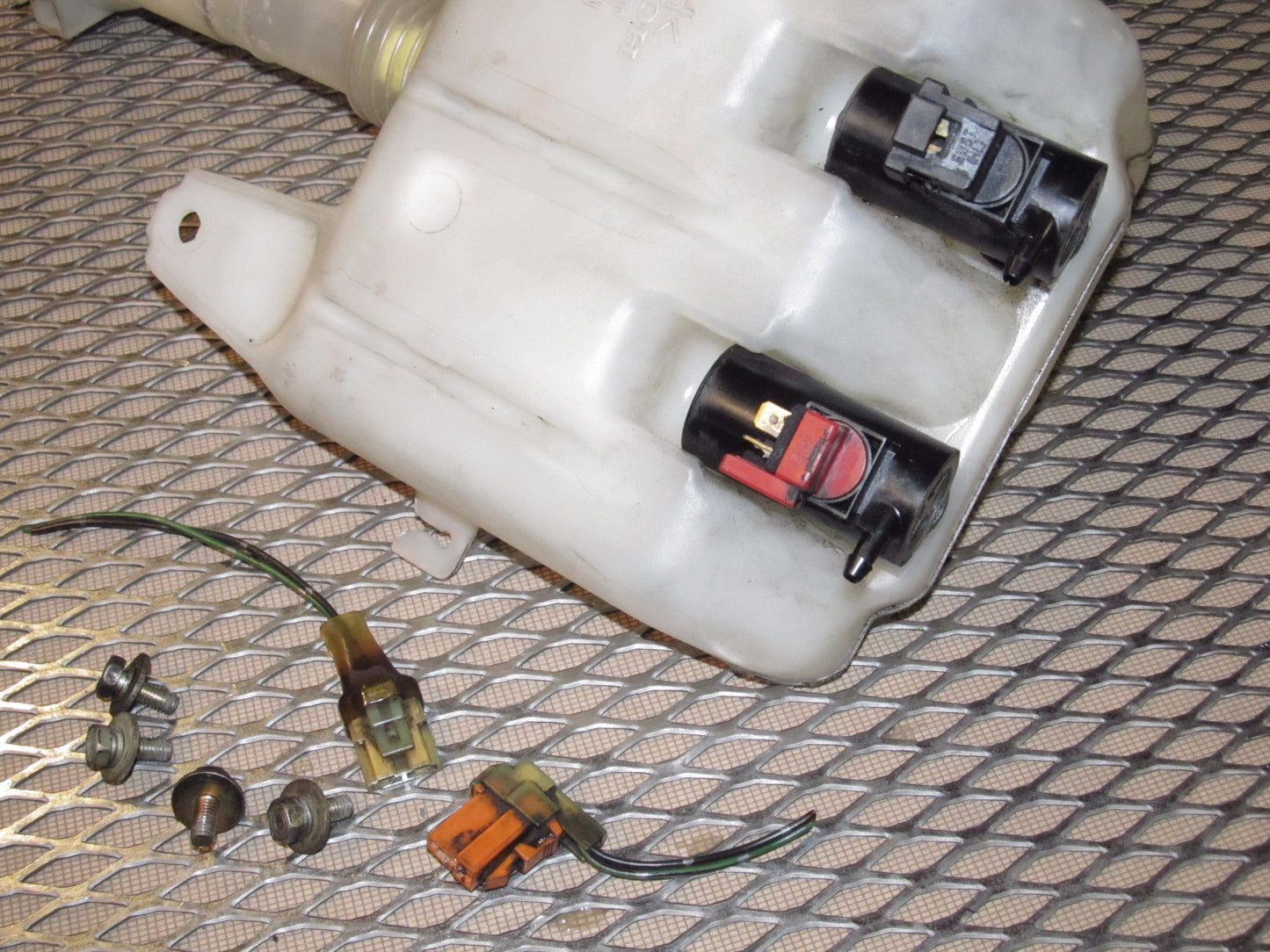 90 91 92 93 Acura Integra Coupe OEM Windshield Washer Water Tank