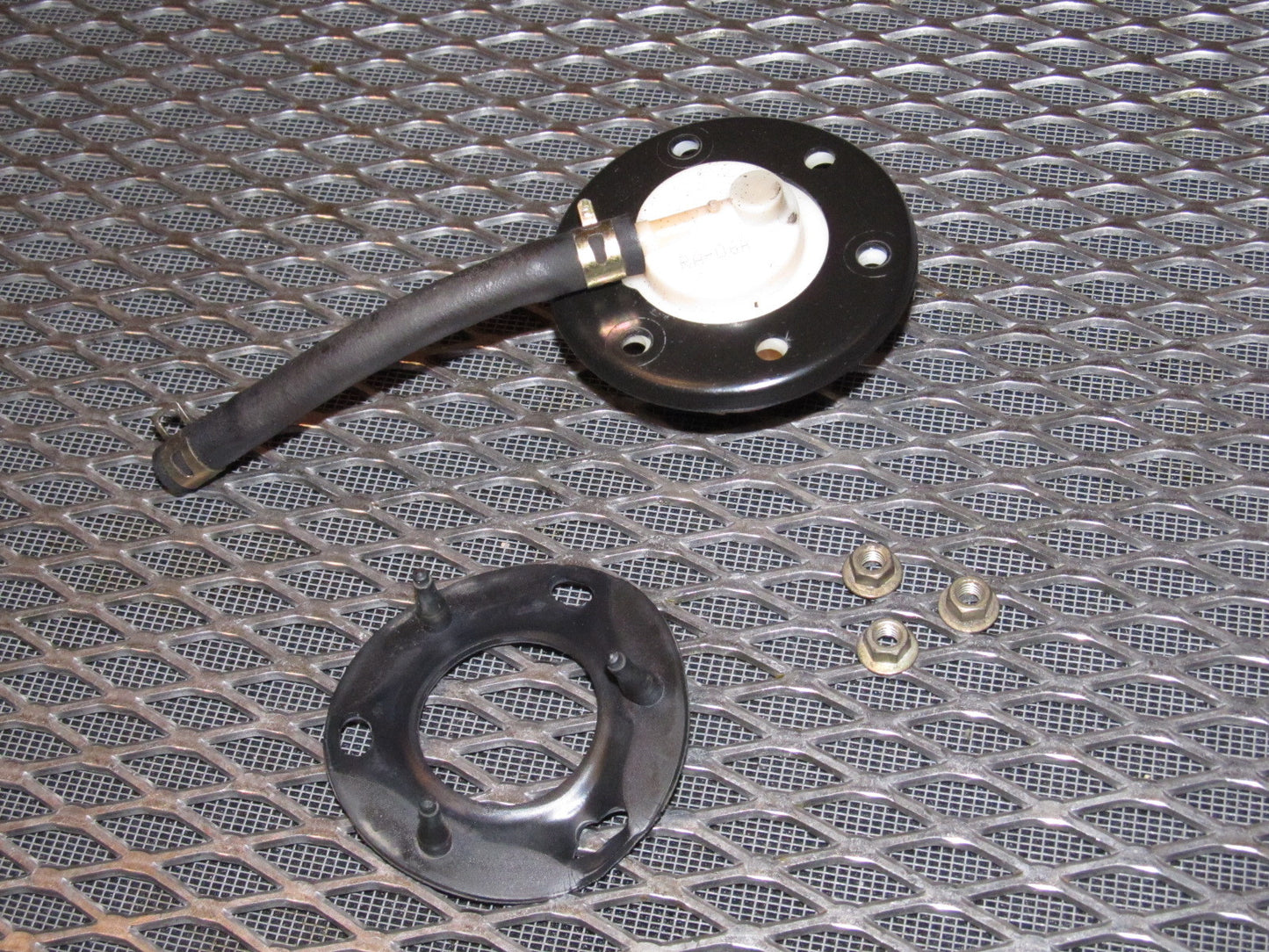 94 95 96 97 Mitsubishi 3000GT Gas Tank Evap Purge Valve
