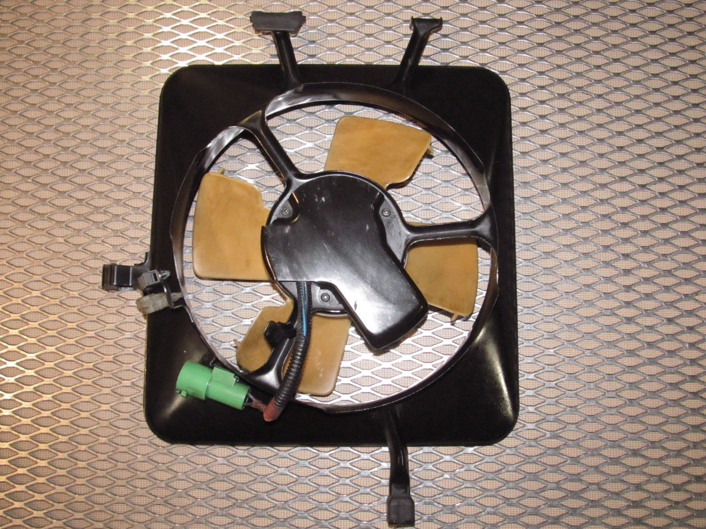 90 91 92 93 Acura Integra Coupe OEM A/C Condenser Fan