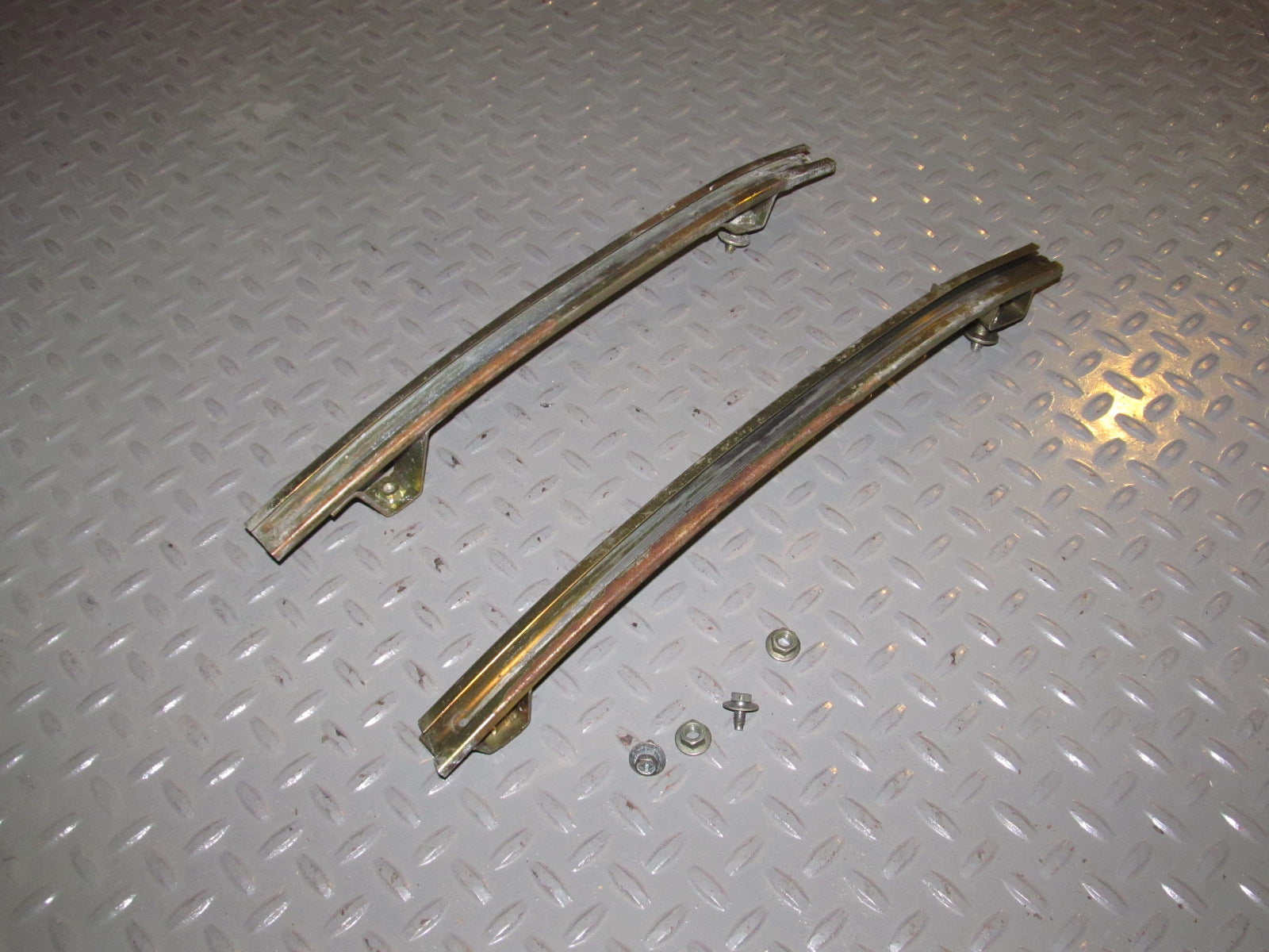 90 91 92 93 94 95 96 Nissan 300zx OEM Window Regulator Guide - Right