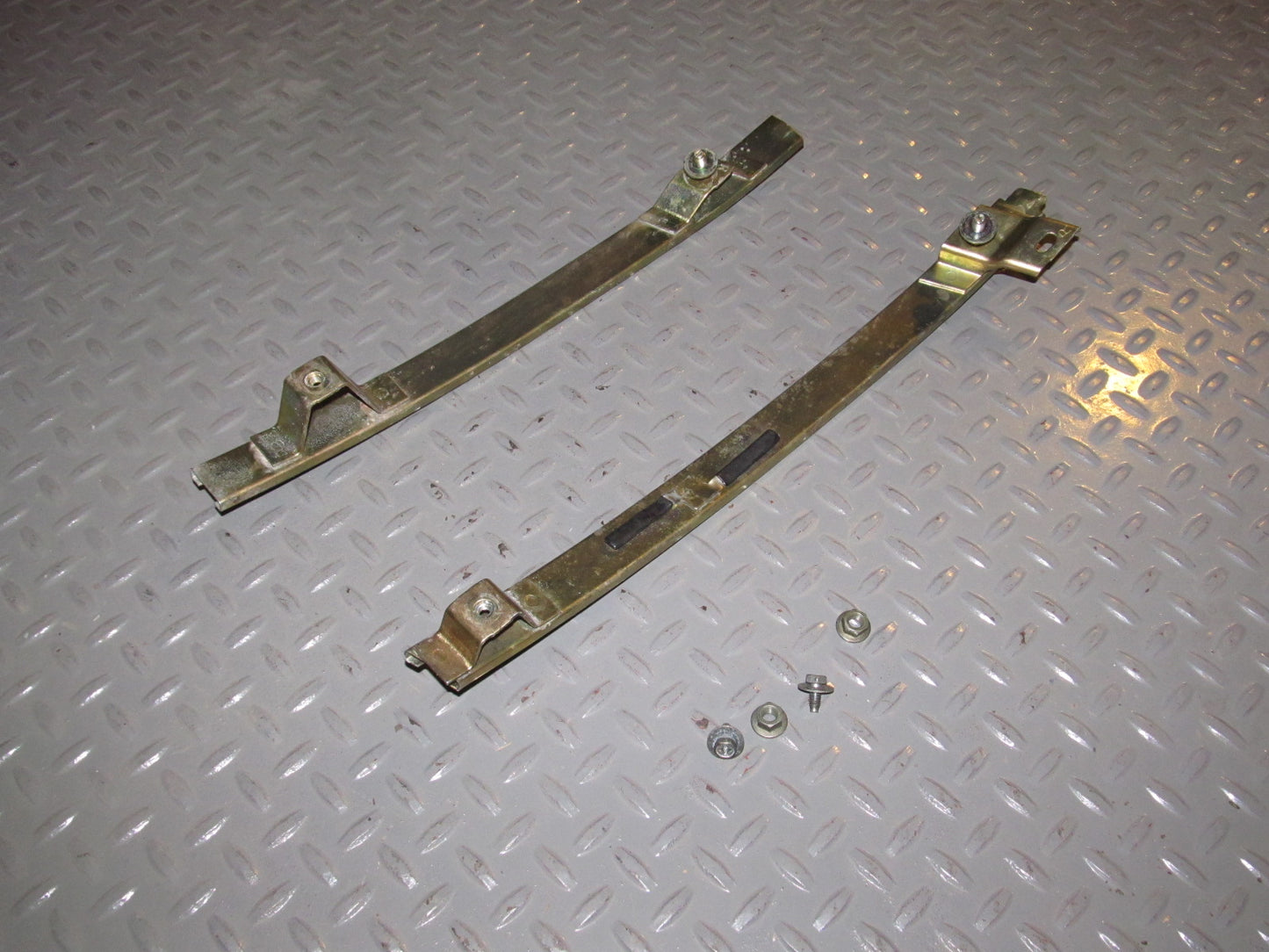 90 91 92 93 94 95 96 Nissan 300zx OEM Window Regulator Guide - Right