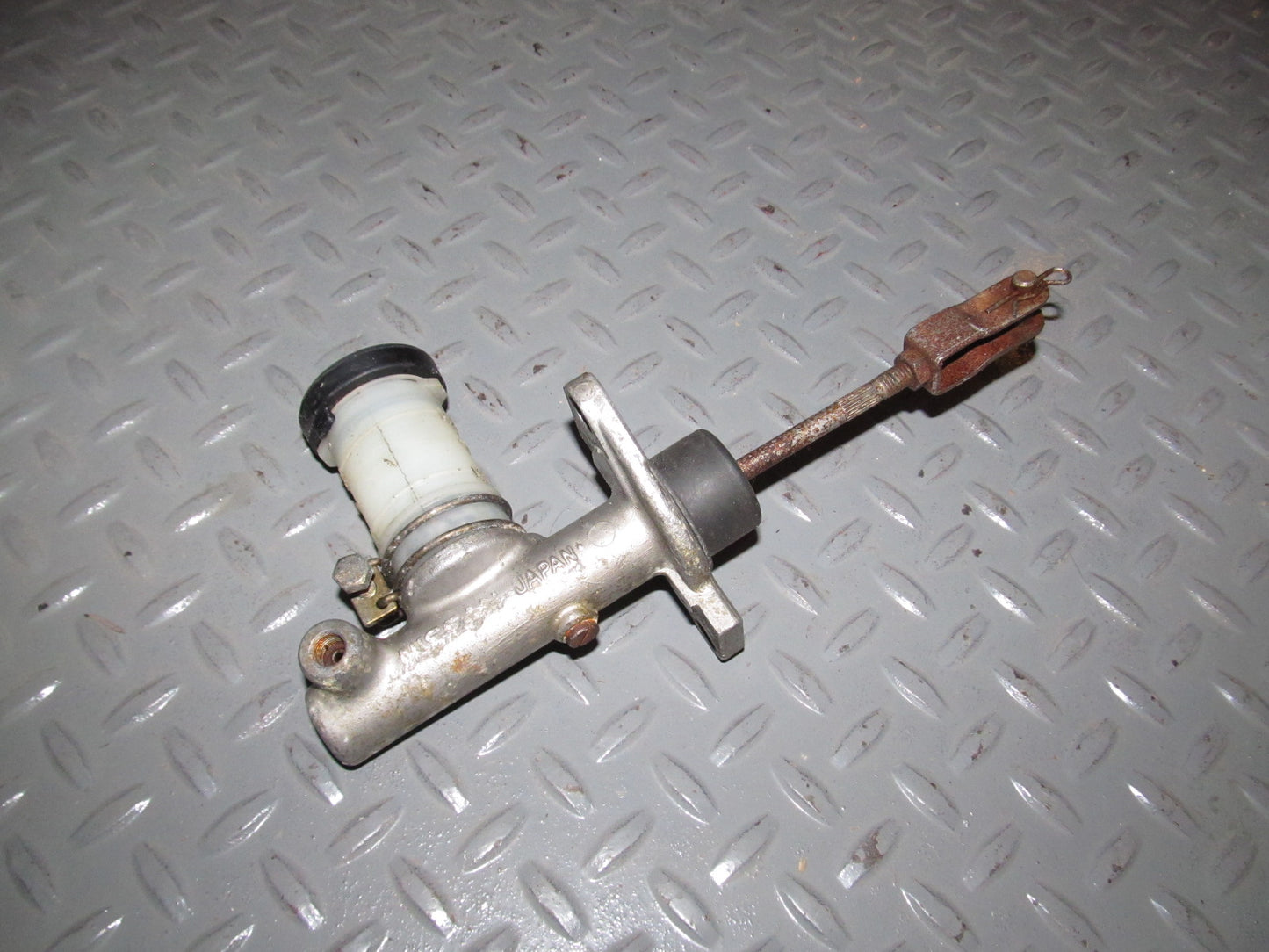 90 91 92 93 94 95 96 Nissan 300zx Non Turbo OEM Clutch Master Cylinder