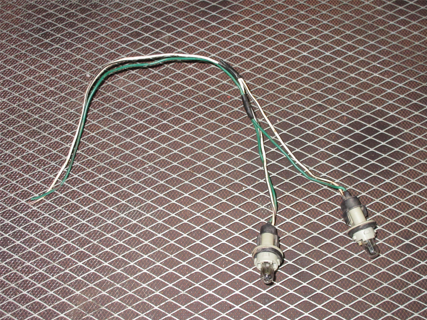 94 95 96 97 98 99 Toyota Celica Coupe OEM Rear License Plate Light Bulb Socket
