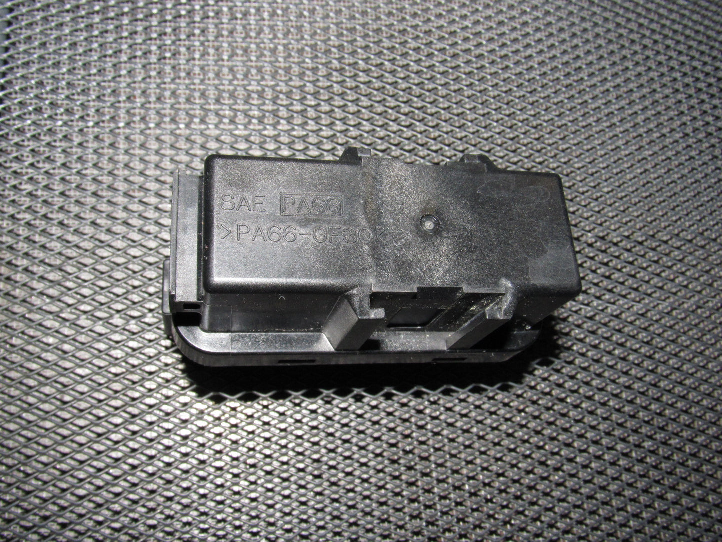 03 04 Infiniti G35 Sedan OEM ABS Relay PA66-GF30