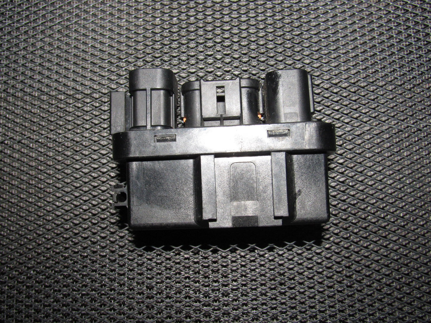 03 04 Infiniti G35 Sedan OEM ABS Relay PA66-GF30