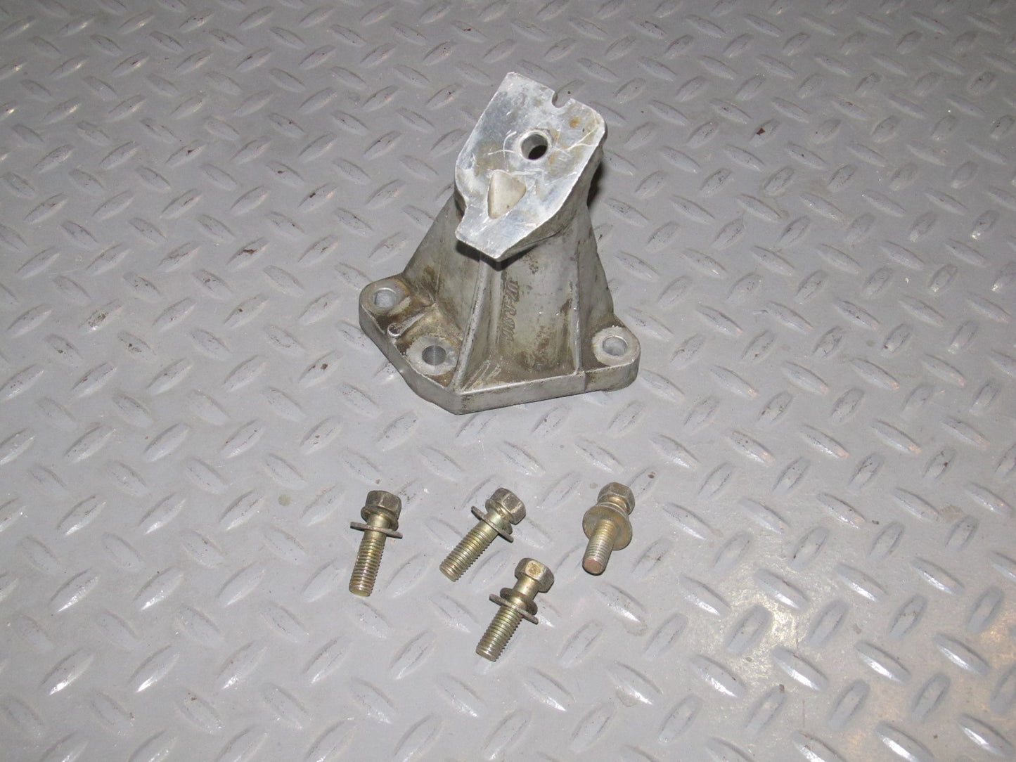 90 91 92 93 94 95 96 Nissan 300zx OEM Engine Motor Mount Bracket - Right