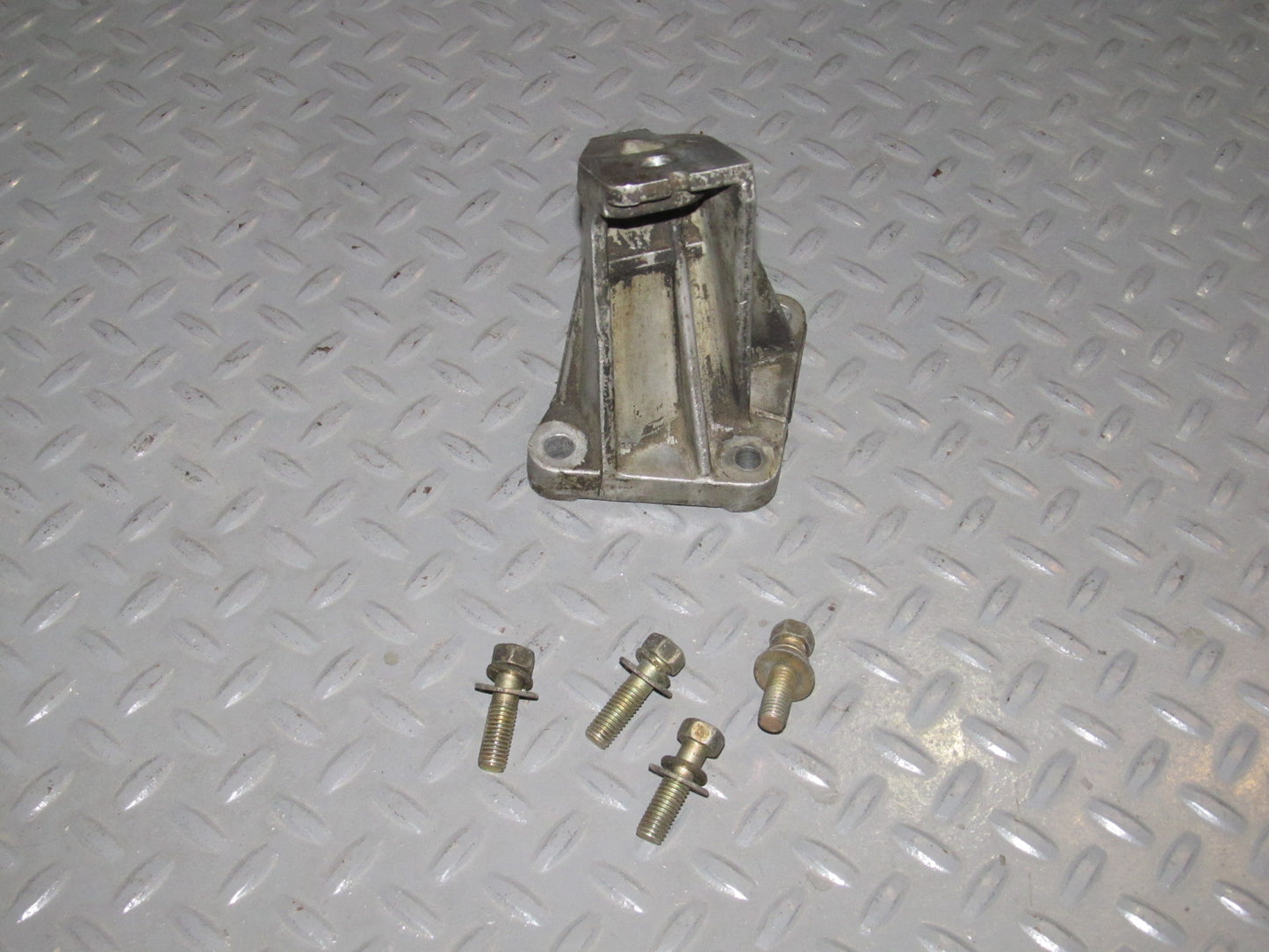 90 91 92 93 94 95 96 Nissan 300zx OEM Engine Motor Mount Bracket - Right