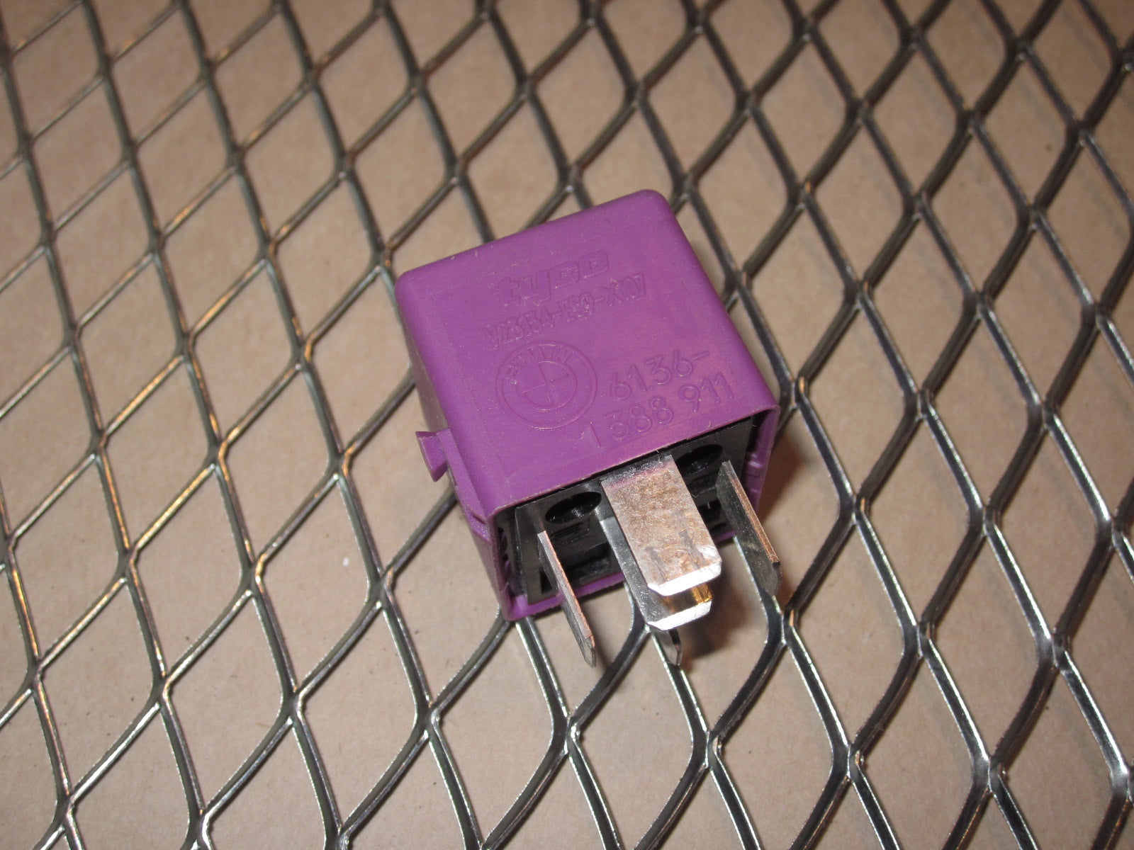 BMW Relay V23134-E59-X107