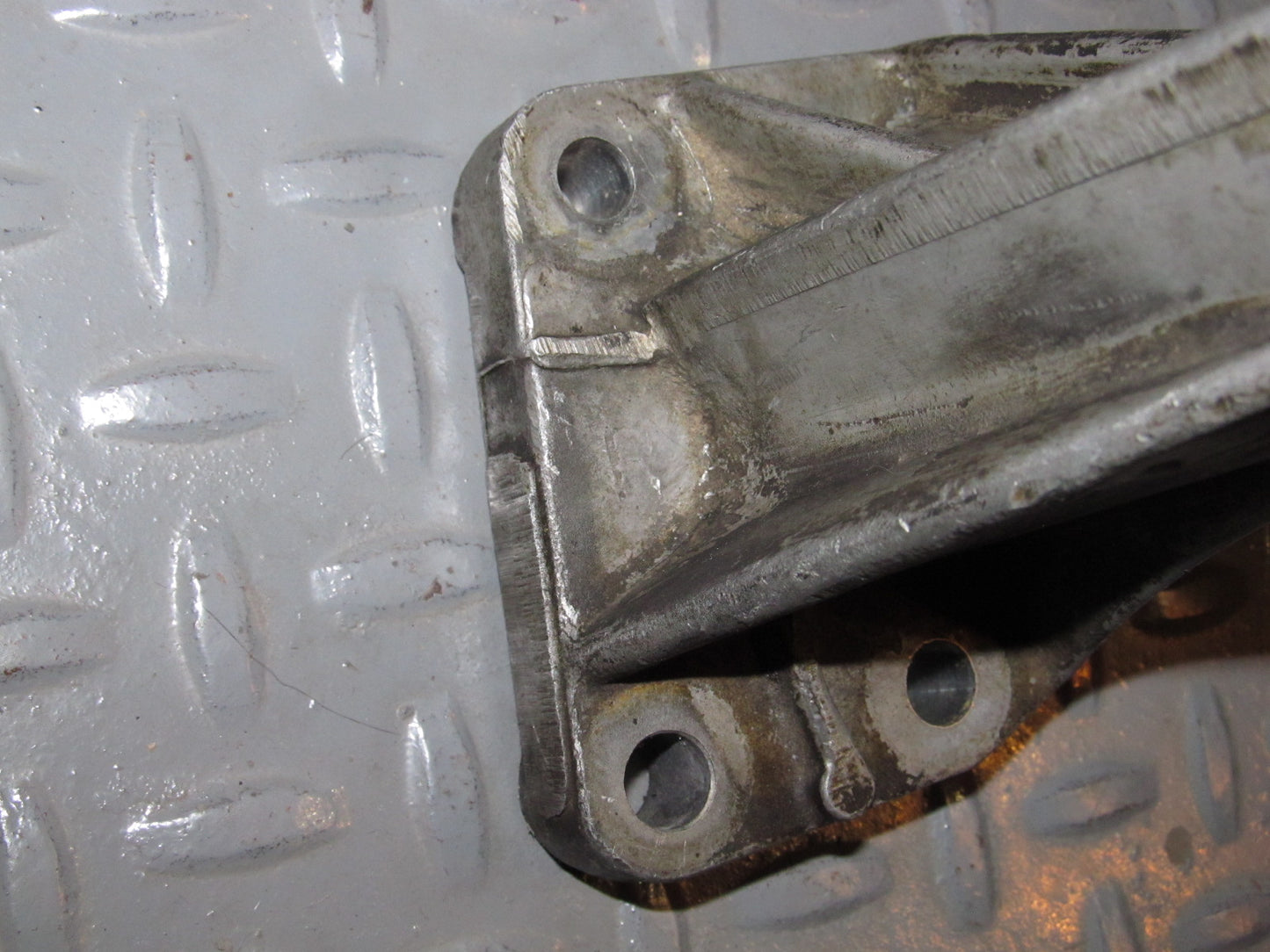 90 91 92 93 94 95 96 Nissan 300zx OEM Engine Motor Mount Bracket - Right