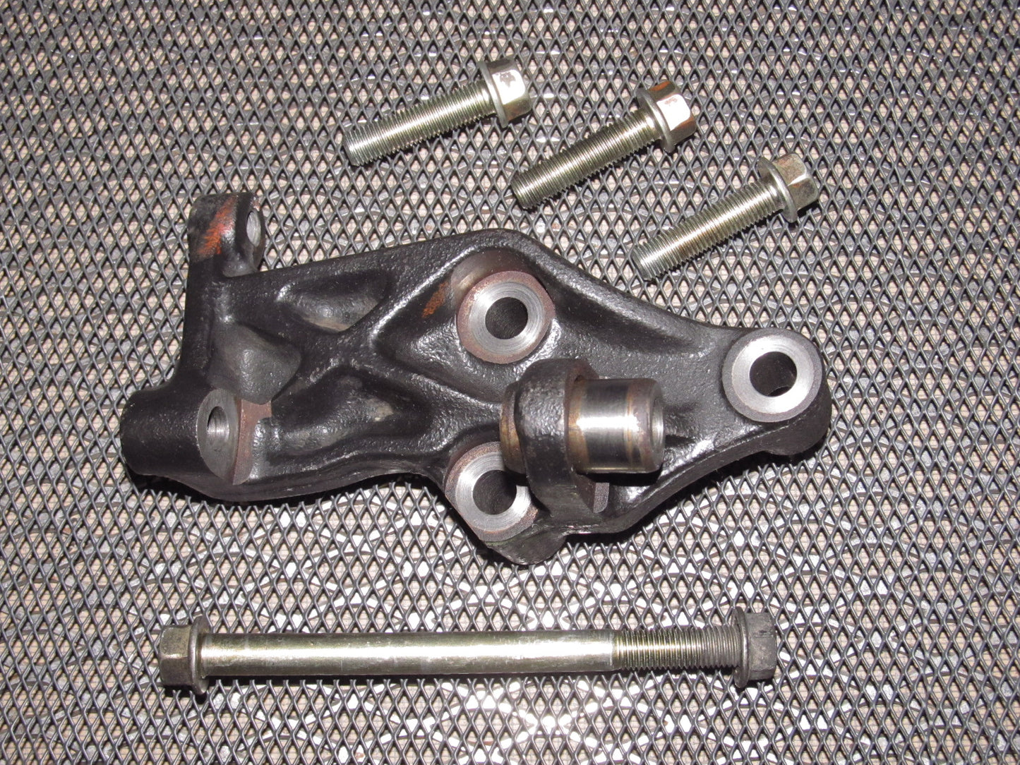 94 95 96 97 Mazda Miata OEM Power Steering Pump Mounting Bracket