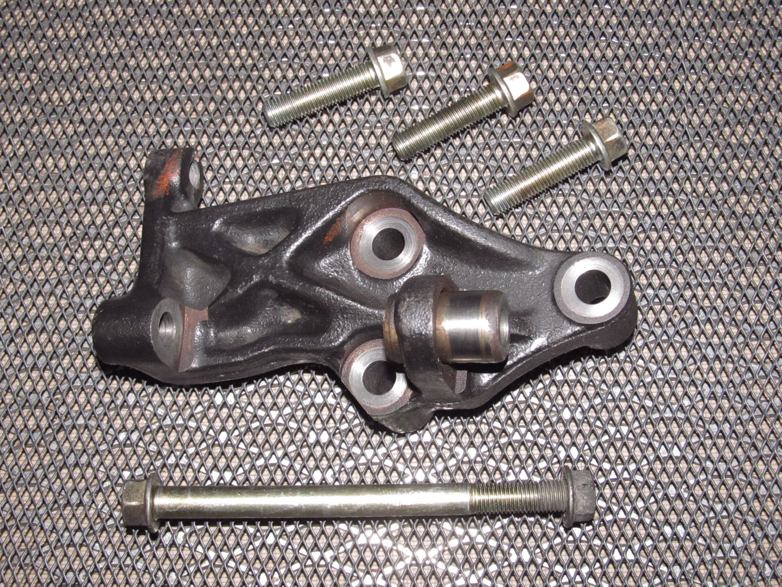 94 95 96 97 Mazda Miata OEM Power Steering Pump Mounting Bracket