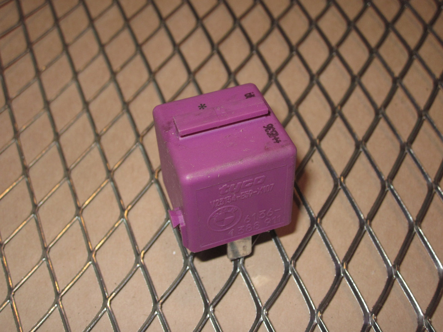 BMW Relay V23134-E59-X107