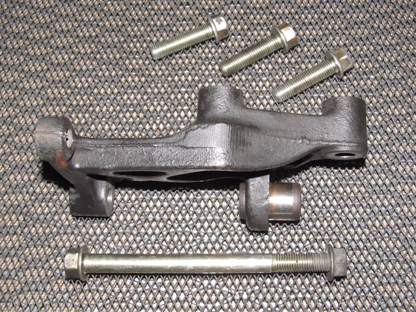 94 95 96 97 Mazda Miata OEM Power Steering Pump Mounting Bracket