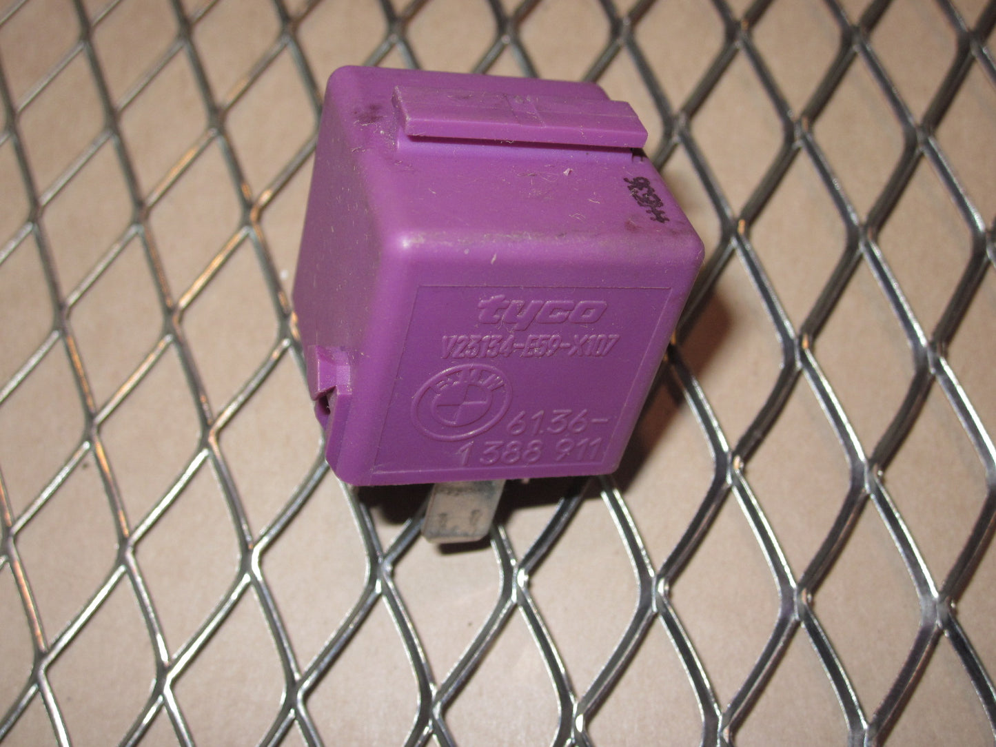 BMW Relay V23134-E59-X107