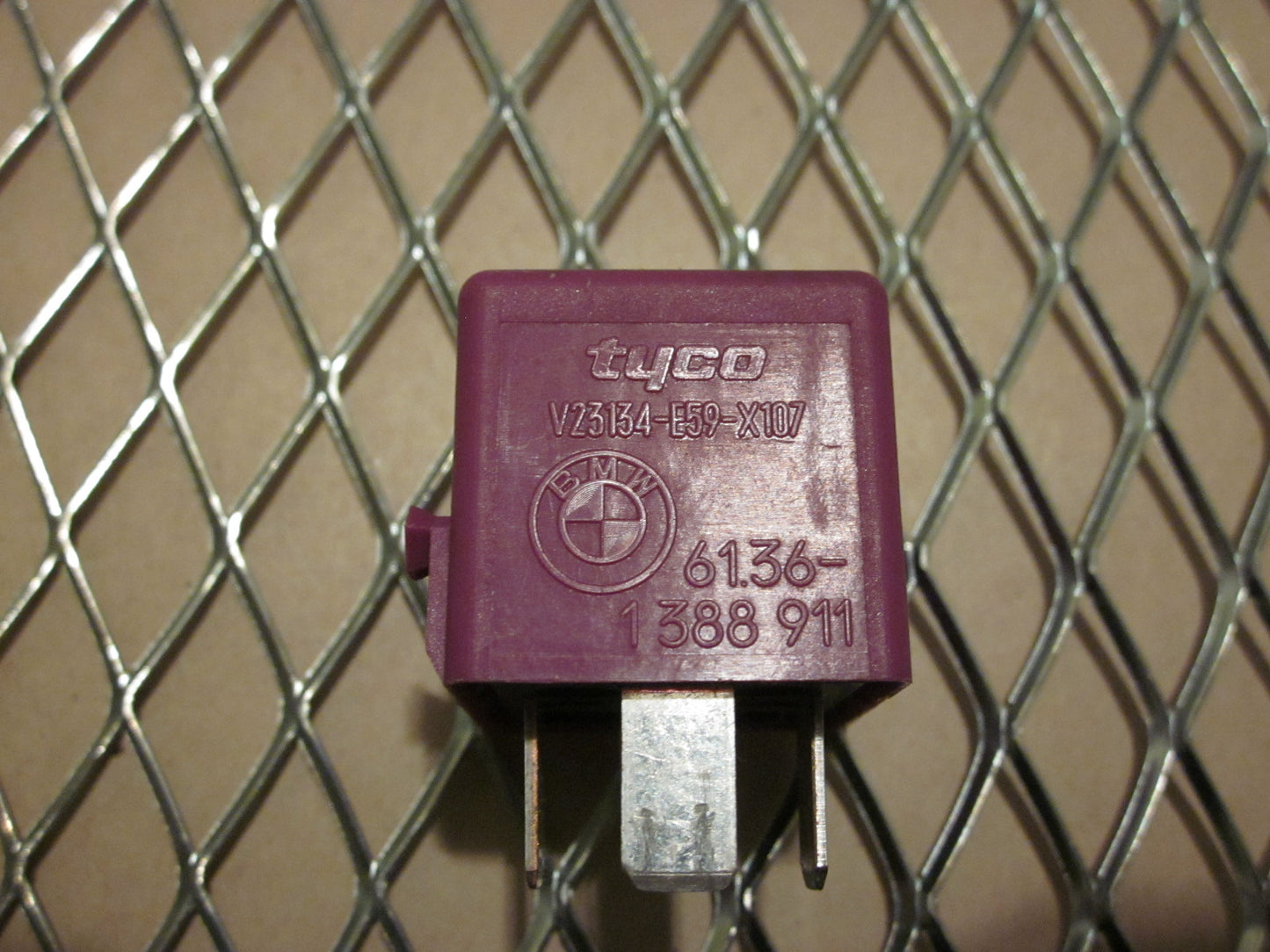 BMW Relay V23134-E59-X107