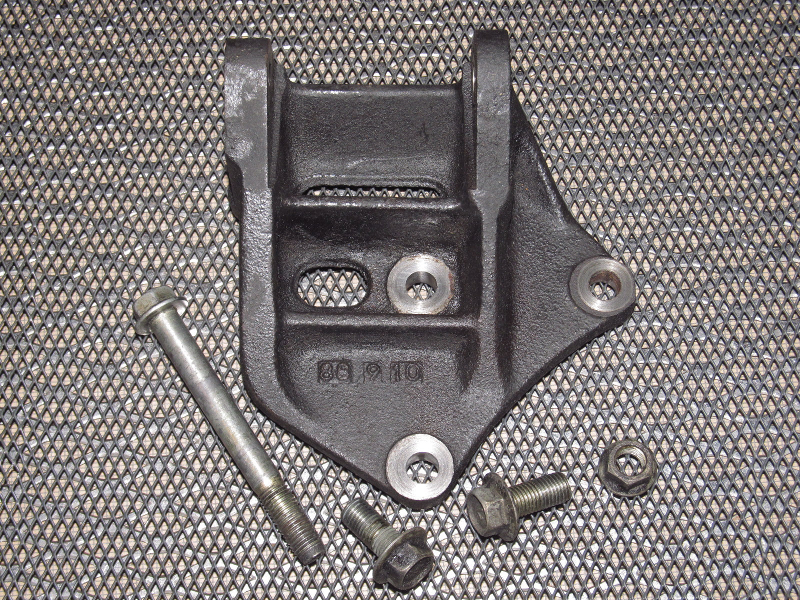 89 90 91 92 Toyota Supra OEM Power Steering Pump Mounting Bracket 7M