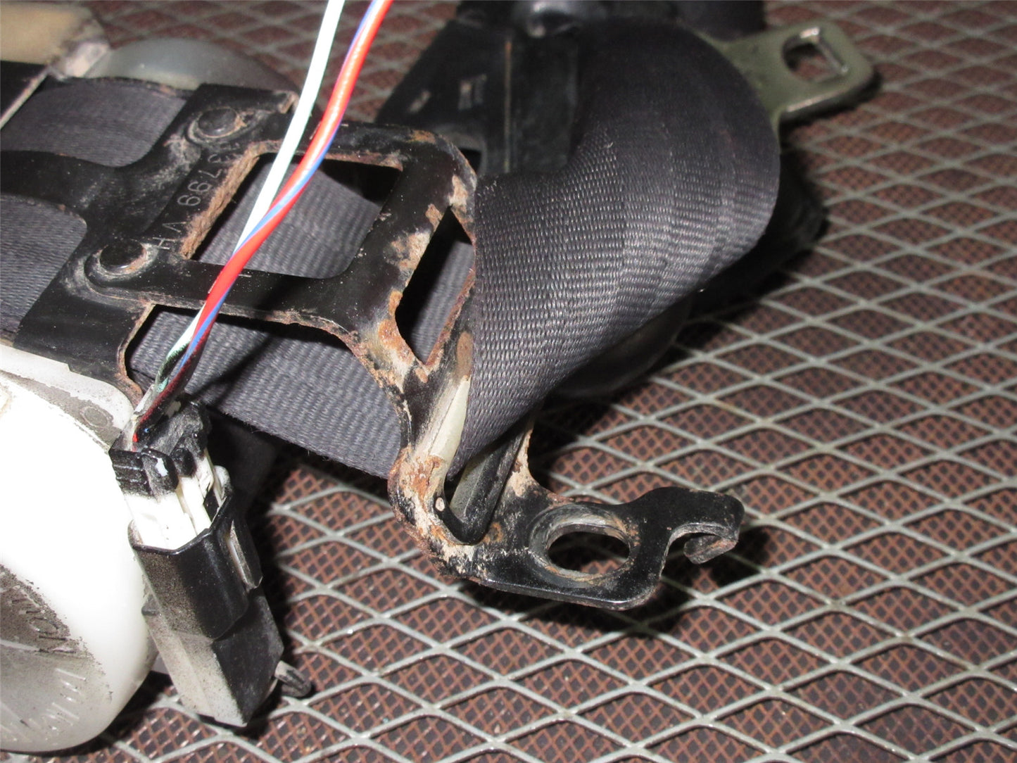94 95 96 97 98 99 Toyota Celica Front Seat Belt Pigtail Harness - Left