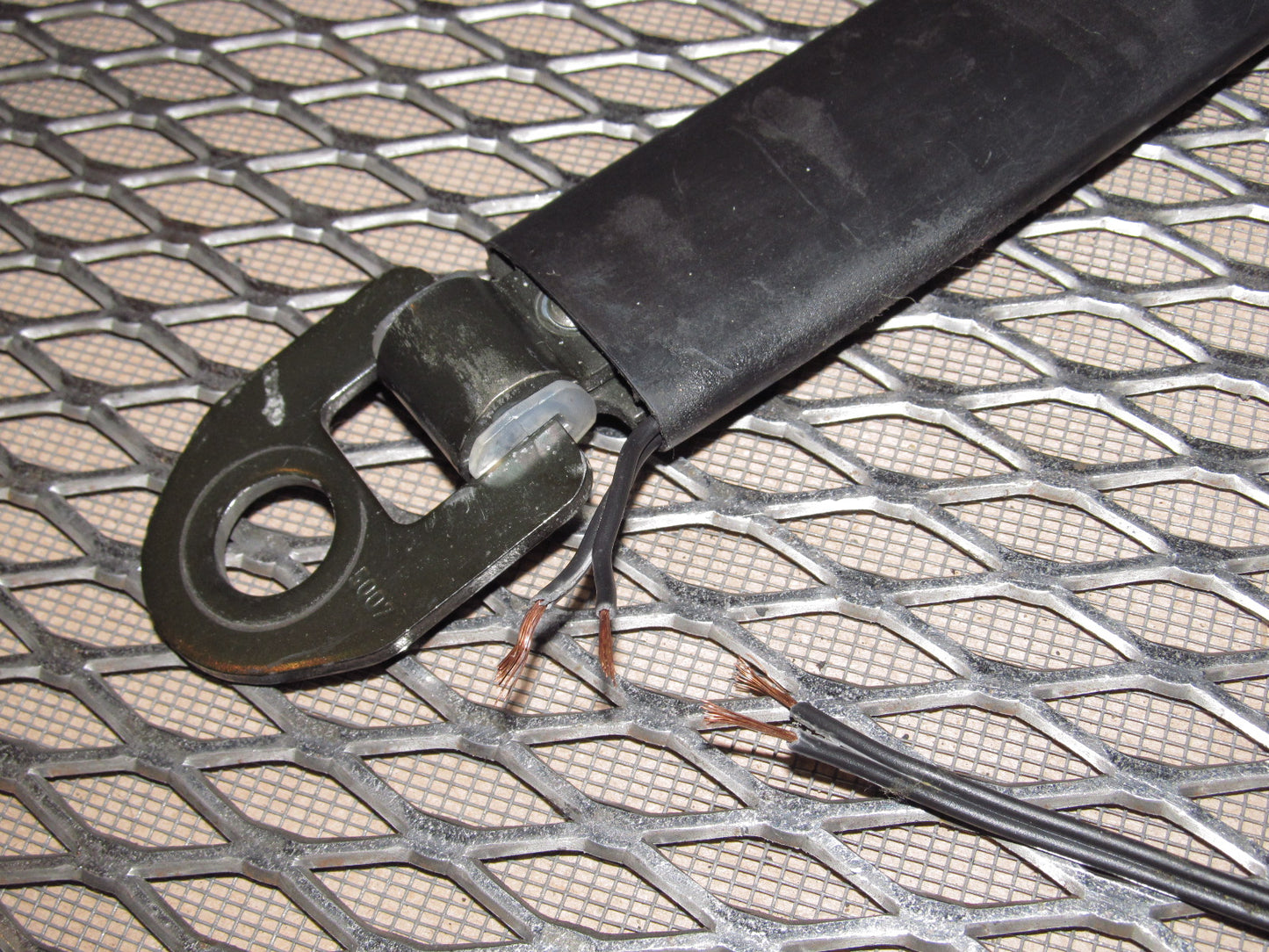 83-85 Porsche 944 OEM Front Seat Belt Buckle - Left