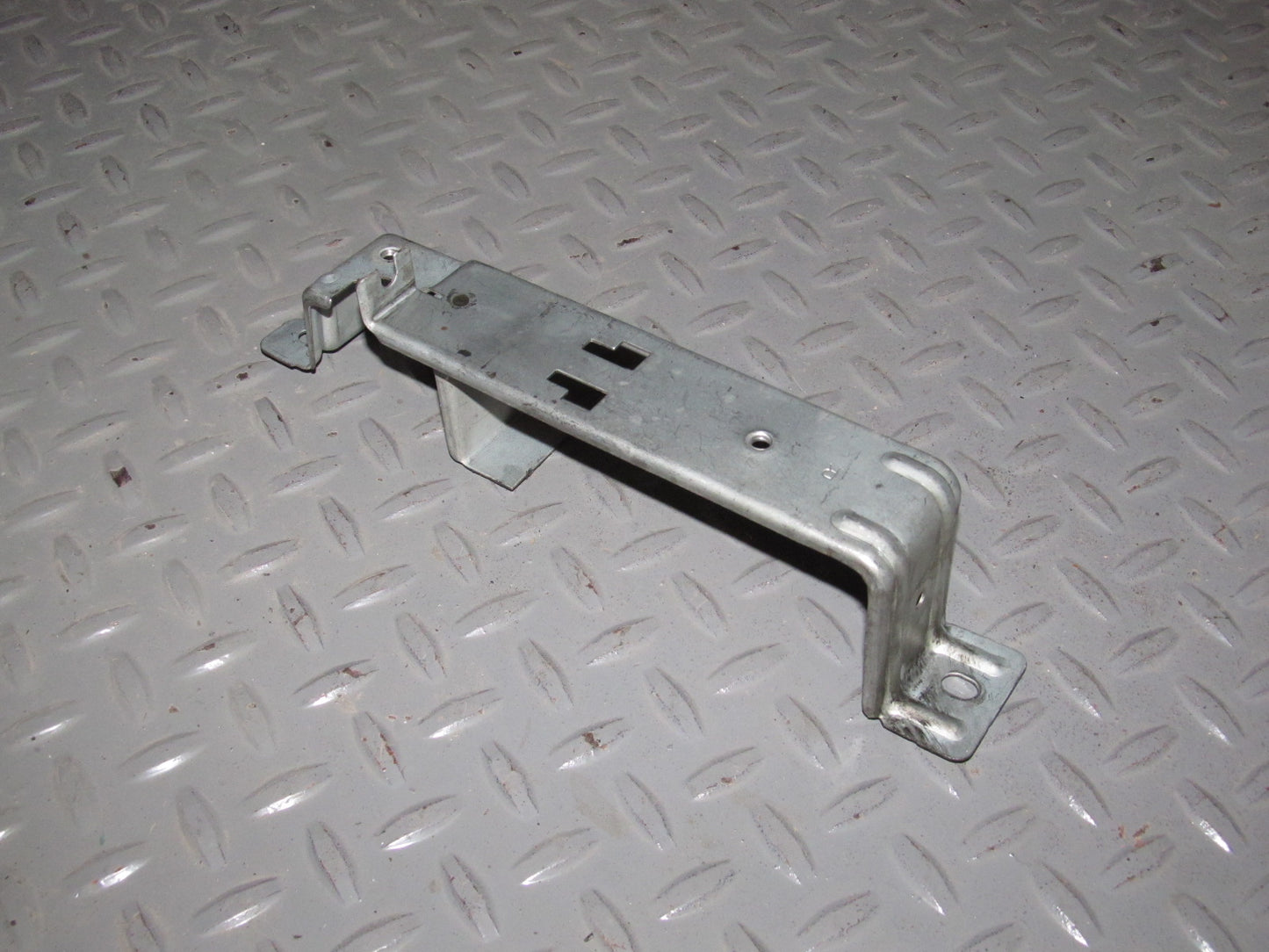 90 91 92 93 94 95 96 Nissan 300zx OEM Interior Door Handle Mounting Bracket - Right