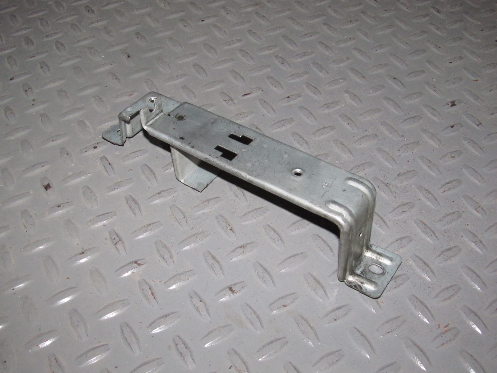 90 91 92 93 94 95 96 Nissan 300zx OEM Interior Door Handle Mounting Bracket - Right