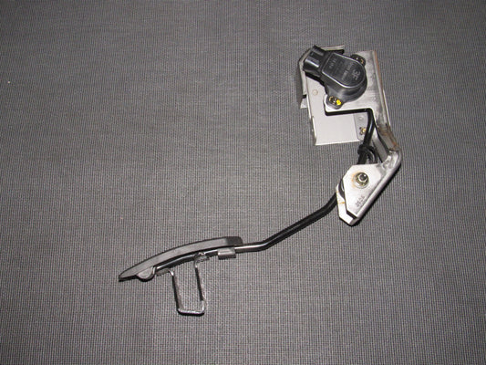 03 04 Infiniti G35 Sedan OEM AT Gas Pedal