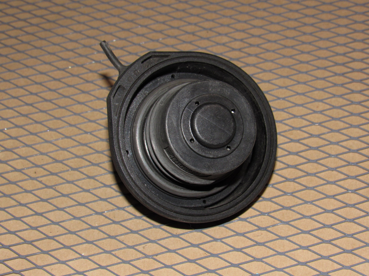 93 94 95 96 97 Volvo 850 OEM Gas Fuel Filler Cap