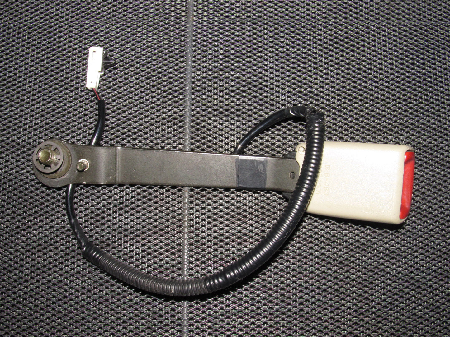 03 04 Infiniti G35 Sedan OEM Front Seat Belt Buckle Receiver - Left