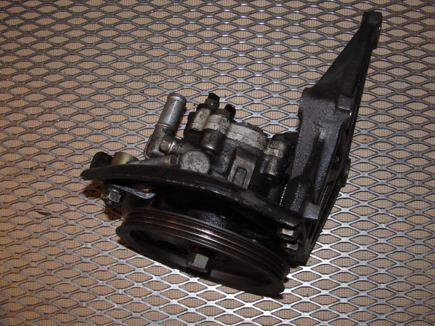 91 92 93 94 Nissan 240SX OEM Power Steering Pump
