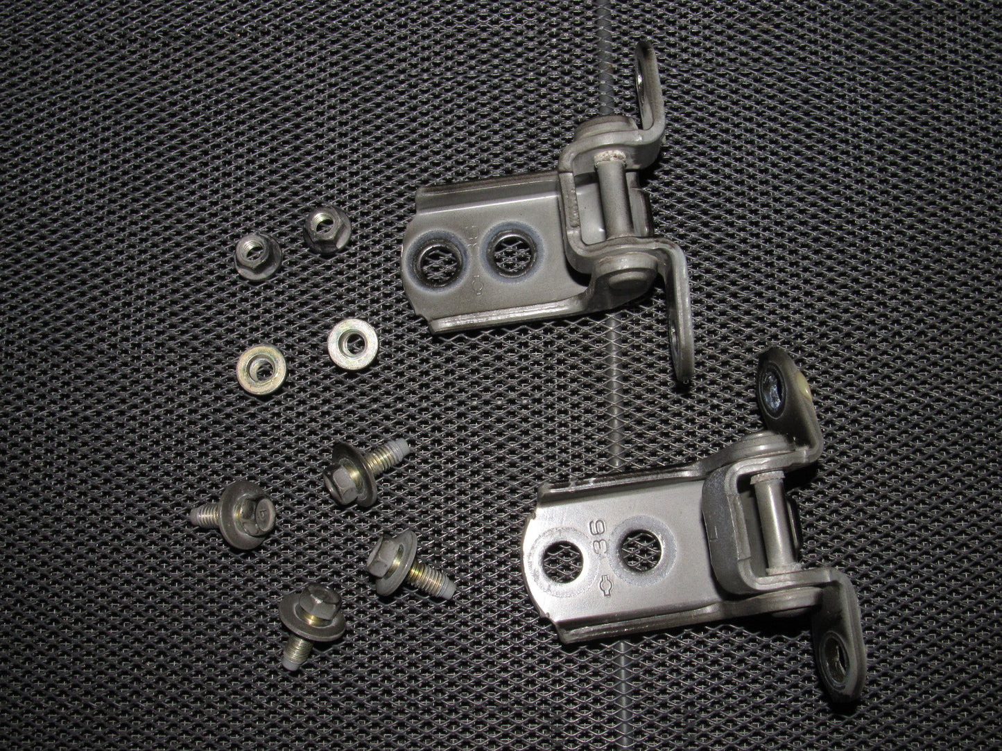 03 04 Infiniti G35 Sedan OEM Front Door Hinges Left Set