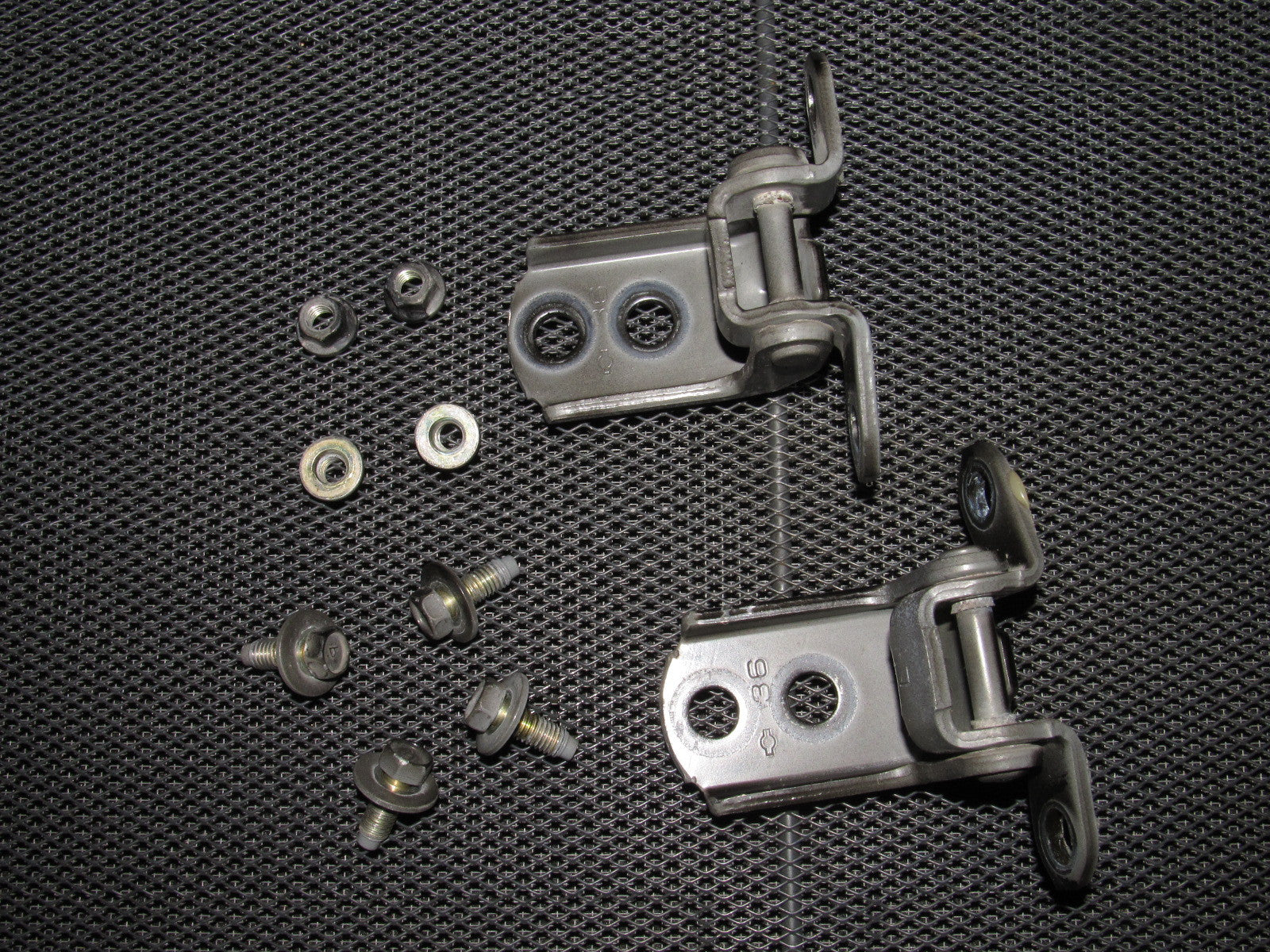 03 04 Infiniti G35 Sedan OEM Front Door Hinges Left Set