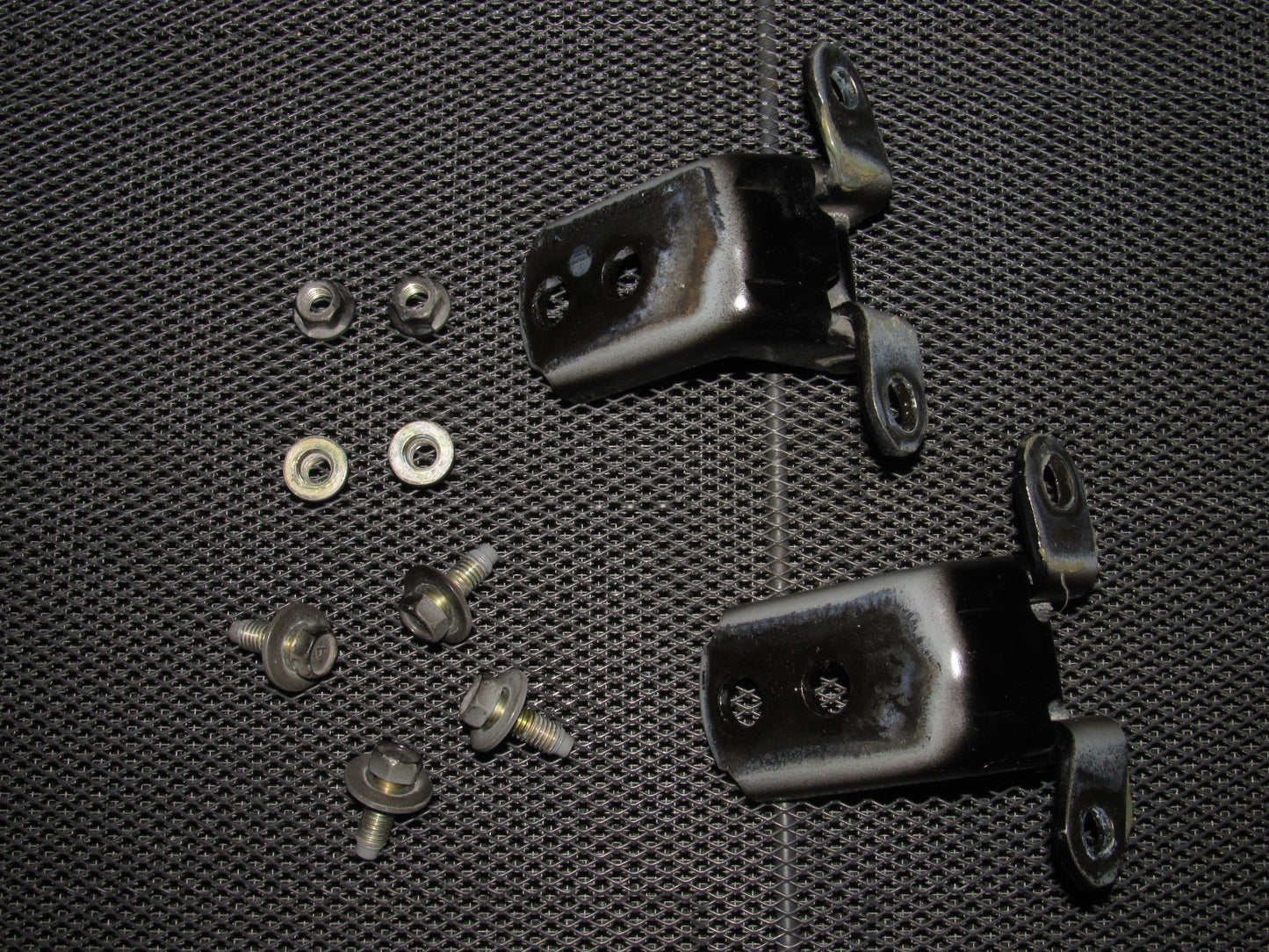 03 04 Infiniti G35 Sedan OEM Front Door Hinges Left Set