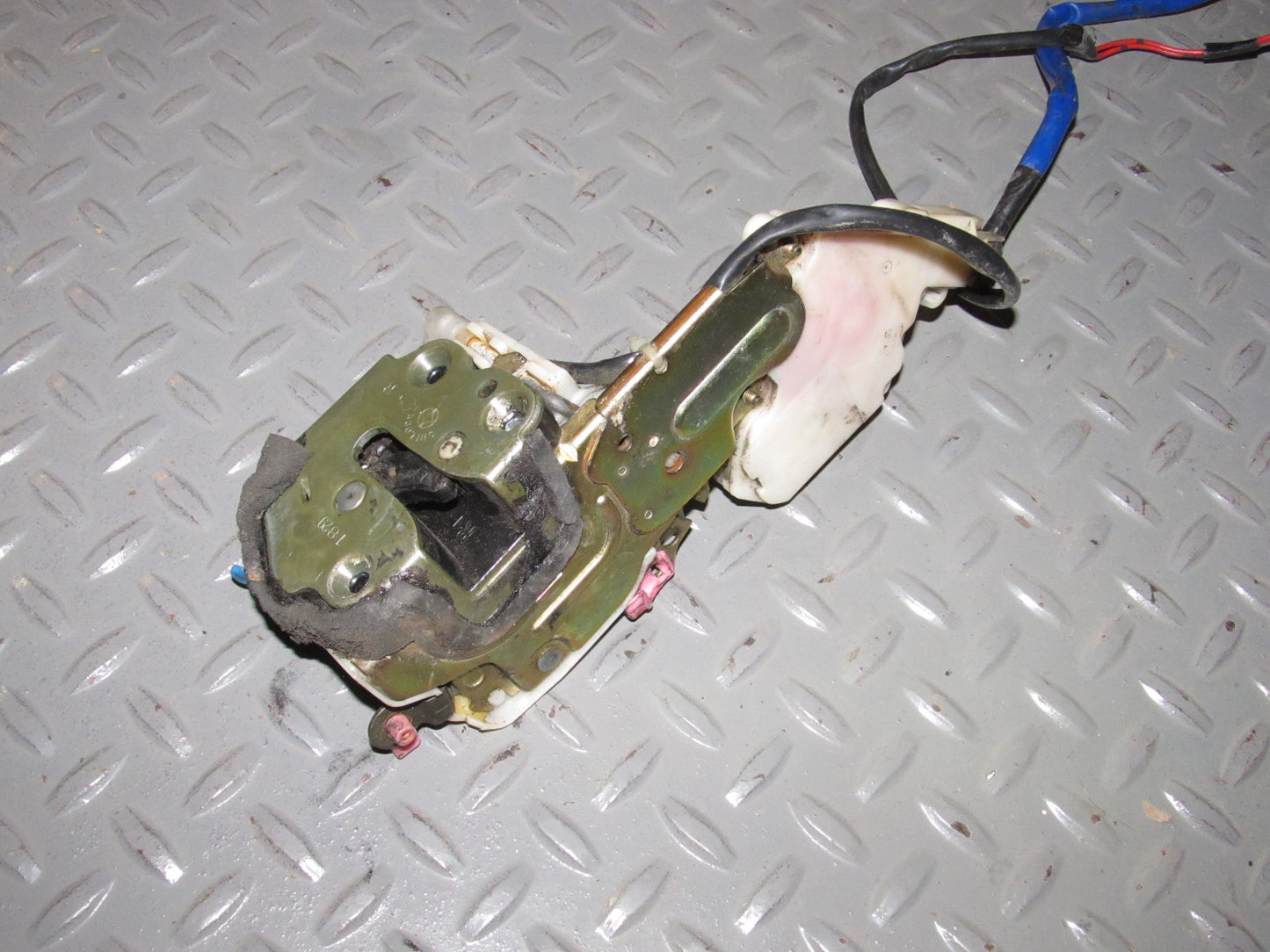 92 93 Nissan 300zx OEM Door Latch - Right
