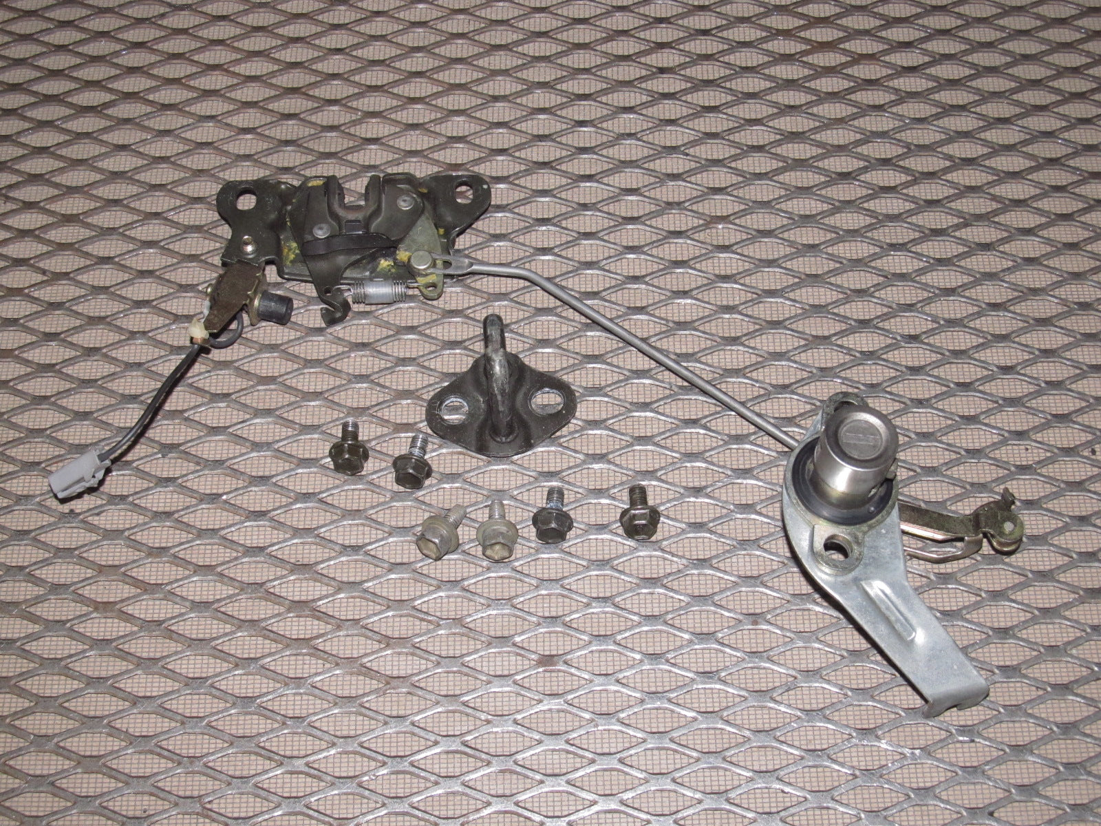 91 92 93 94 95 Toyota MR2 OEM Rear Trunk Latch Lock Cylinder Striker