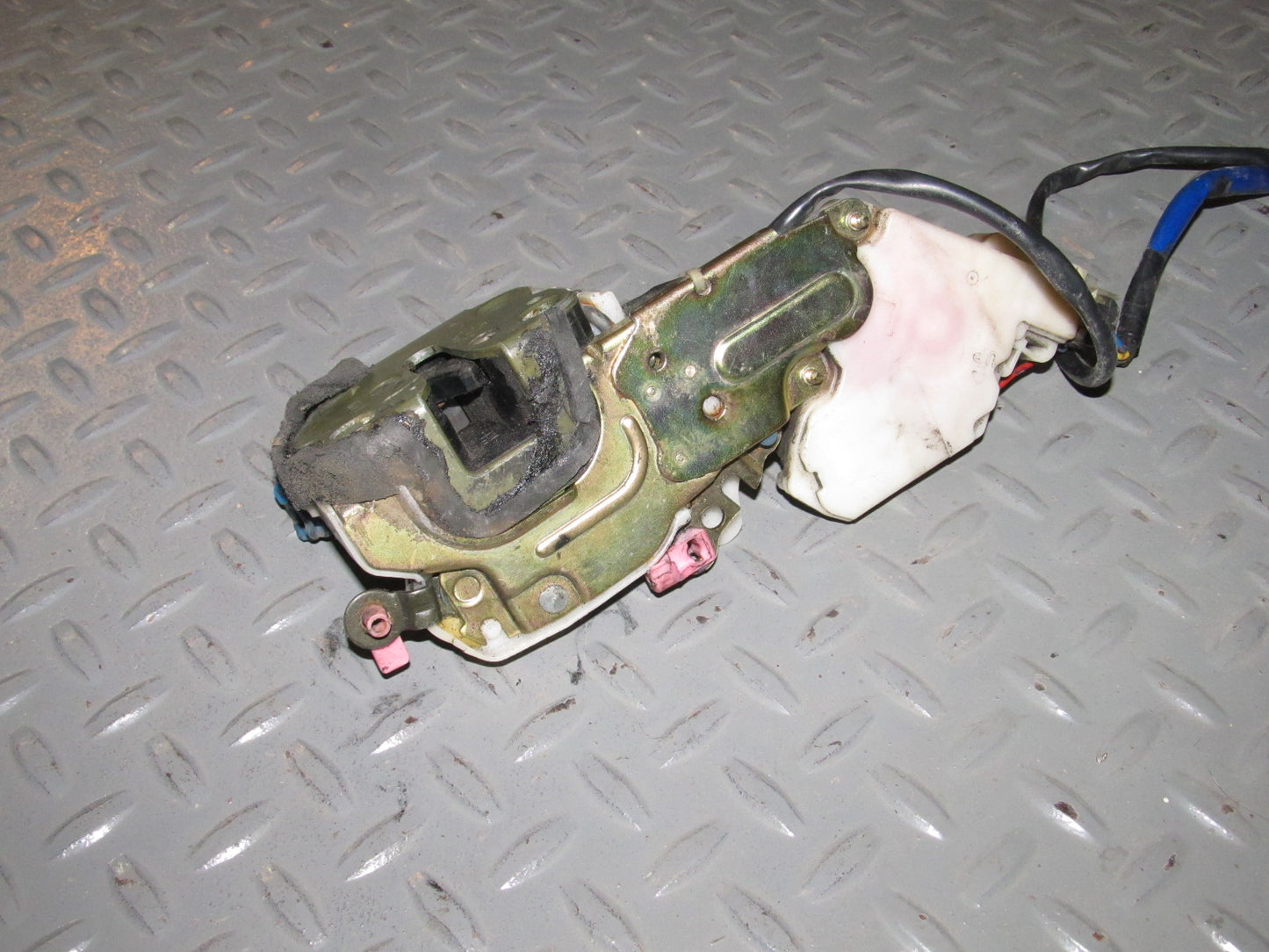 92 93 Nissan 300zx OEM Door Latch - Right